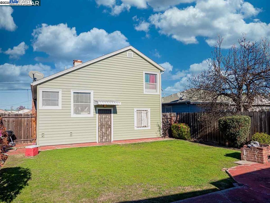 Detail Gallery Image 14 of 14 For 2130 102nd Ave, Oakland,  CA 94603 - 2 Beds | 1 Baths
