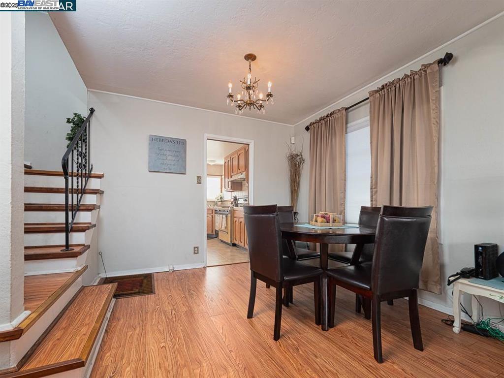 Detail Gallery Image 5 of 14 For 2130 102nd Ave, Oakland,  CA 94603 - 2 Beds | 1 Baths