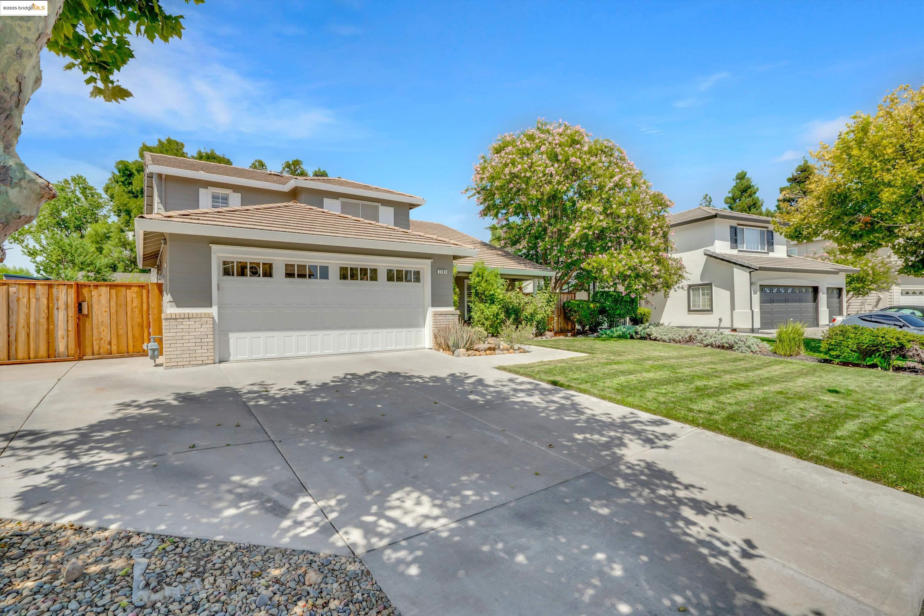 Detail Gallery Image 2 of 39 For 2283 Spartan Ter, Brentwood,  CA 94513 - 4 Beds | 3 Baths