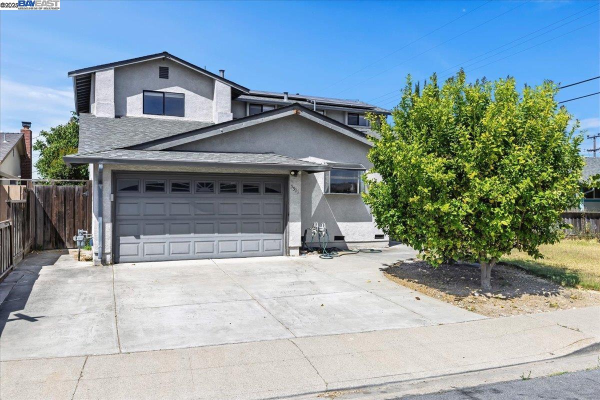 Detail Gallery Image 1 of 1 For 5533 Fiesta Rd, Fremont,  CA 94538 - 5 Beds | 3 Baths