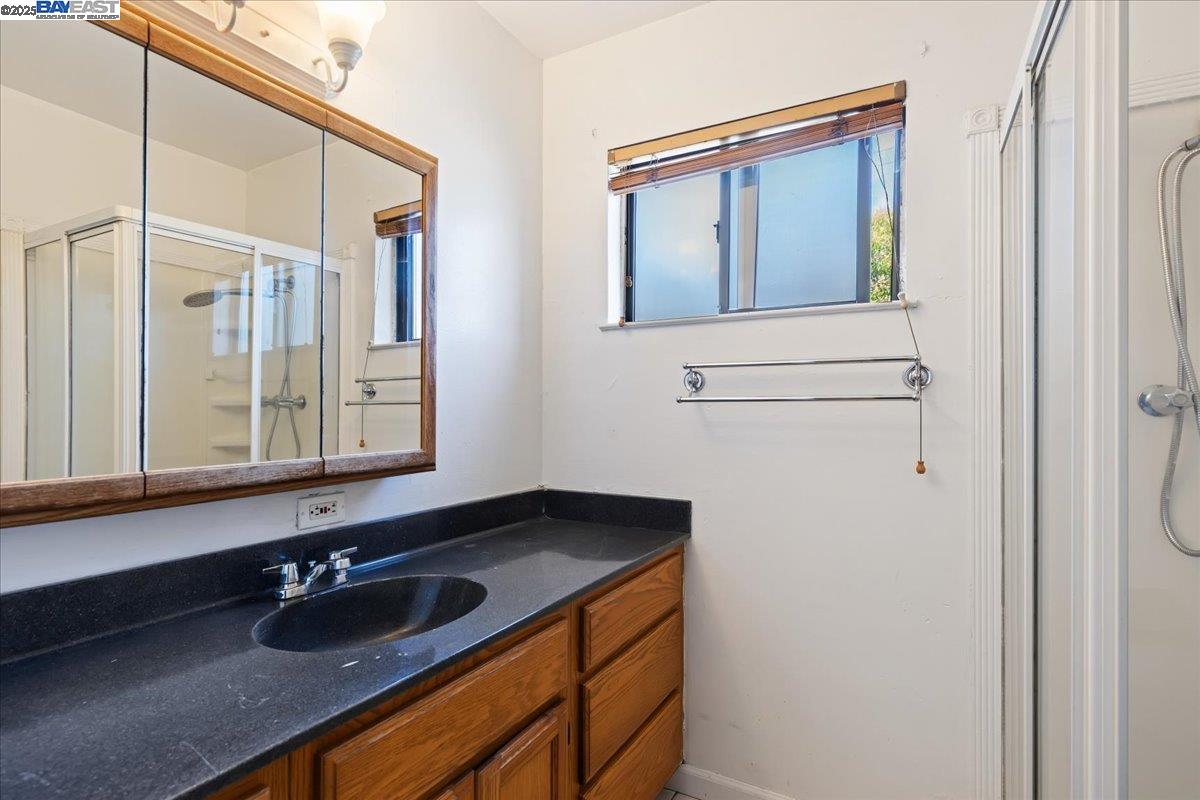 Detail Gallery Image 17 of 36 For 5533 Fiesta Rd, Fremont,  CA 94538 - 5 Beds | 3 Baths