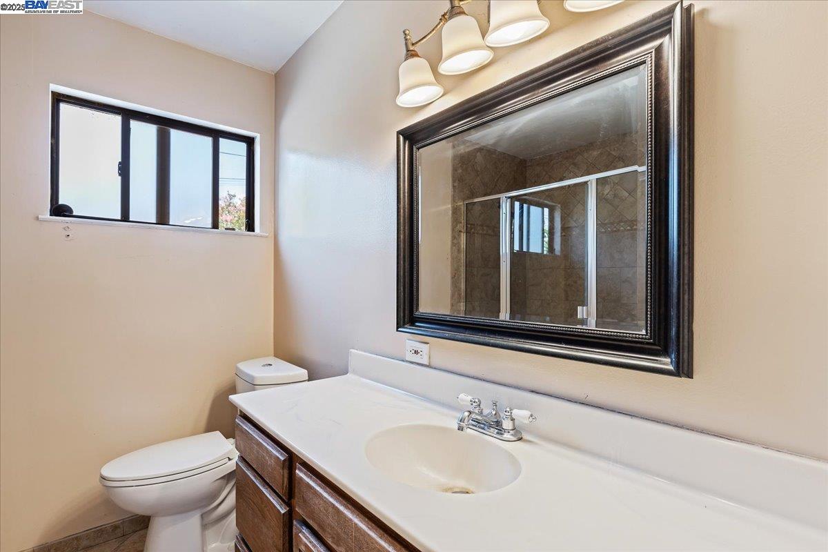 Detail Gallery Image 20 of 36 For 5533 Fiesta Rd, Fremont,  CA 94538 - 5 Beds | 3 Baths