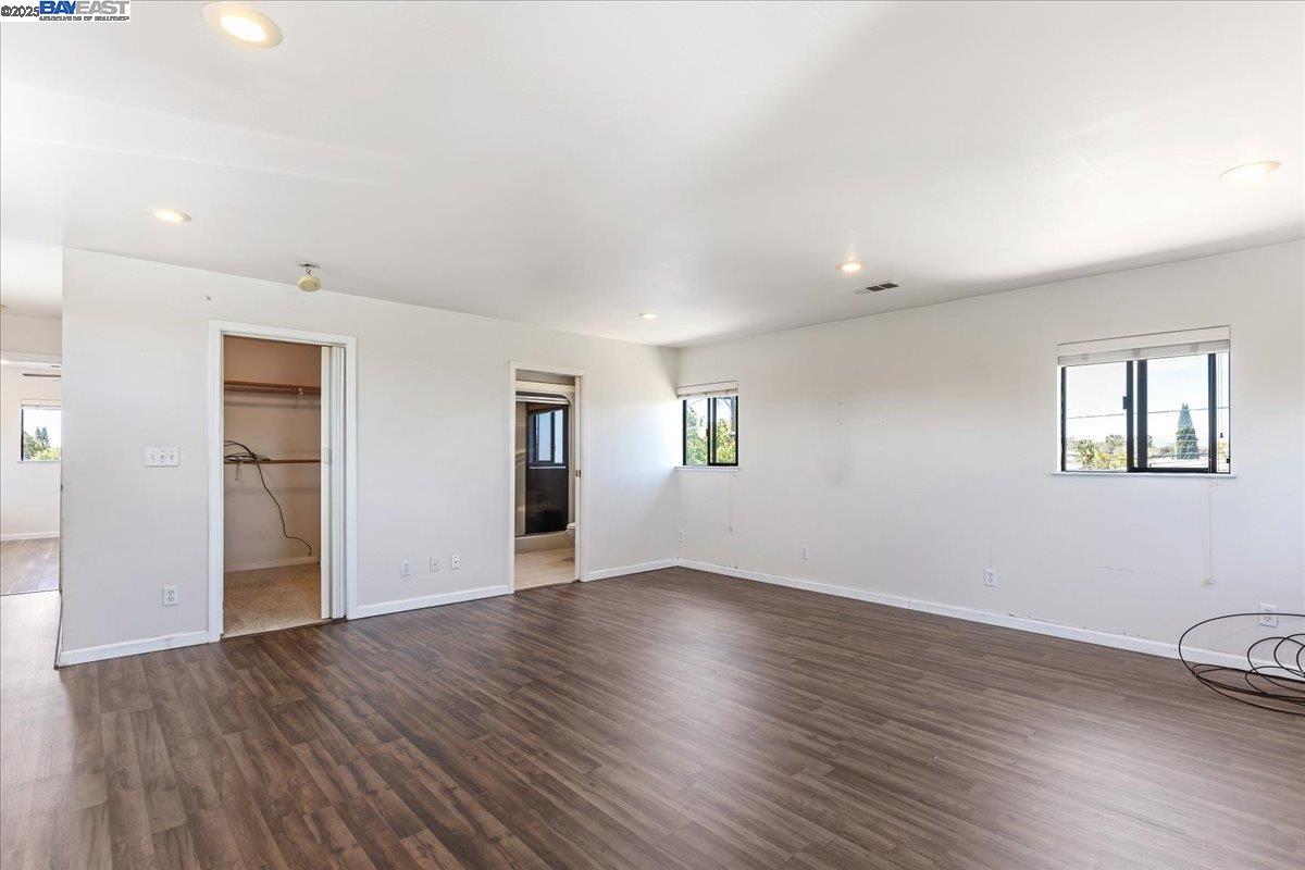 Detail Gallery Image 27 of 36 For 5533 Fiesta Rd, Fremont,  CA 94538 - 5 Beds | 3 Baths