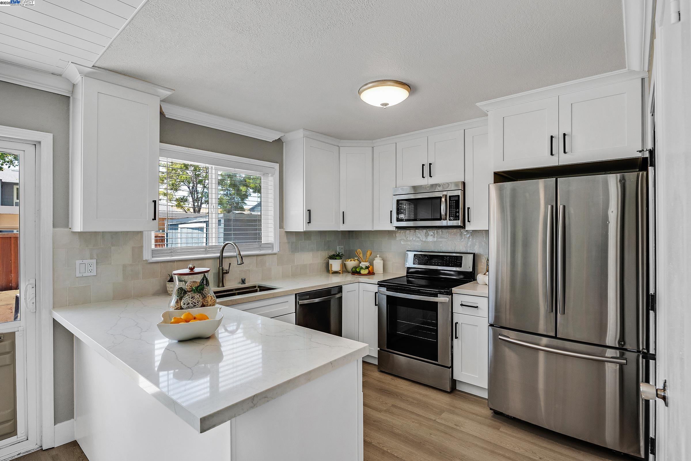 Browse active condo listings in SPRING VALLEY
