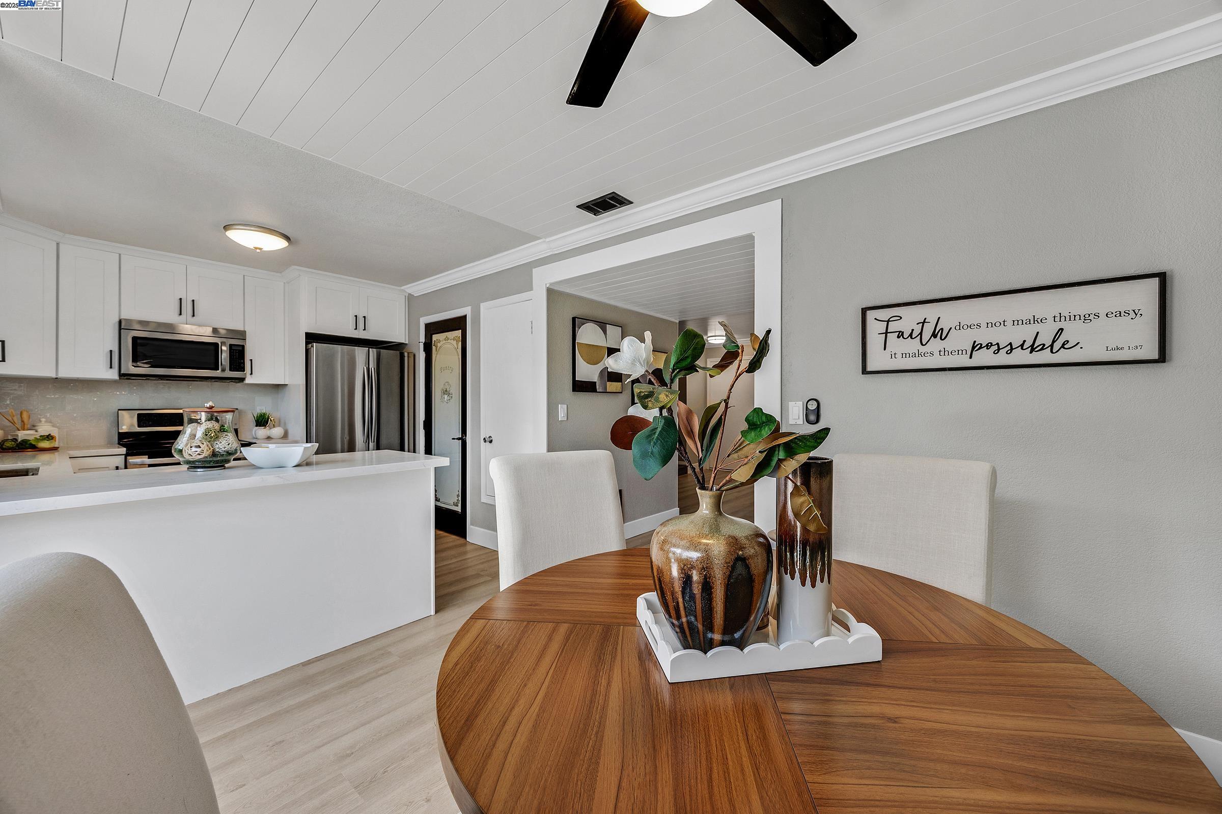 Detail Gallery Image 14 of 35 For 1323 Spring Valley Common, Livermore,  CA 94551-6764 - 4 Beds | 2/1 Baths