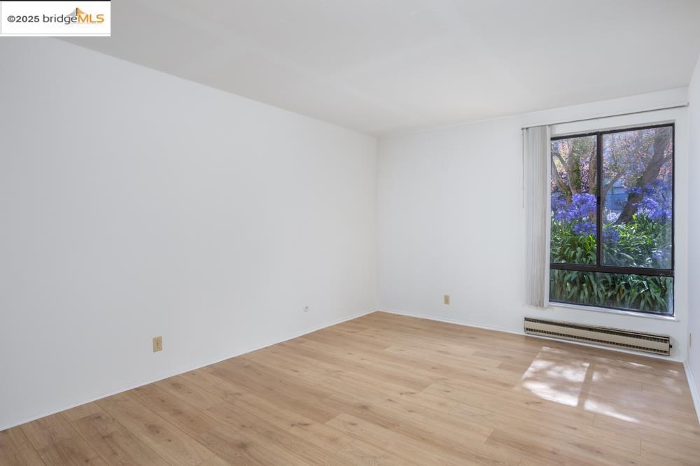 Detail Gallery Image 11 of 29 For 4 Commodore Dr #D229,  Emeryville,  CA 94608 - 1 Beds | 1 Baths