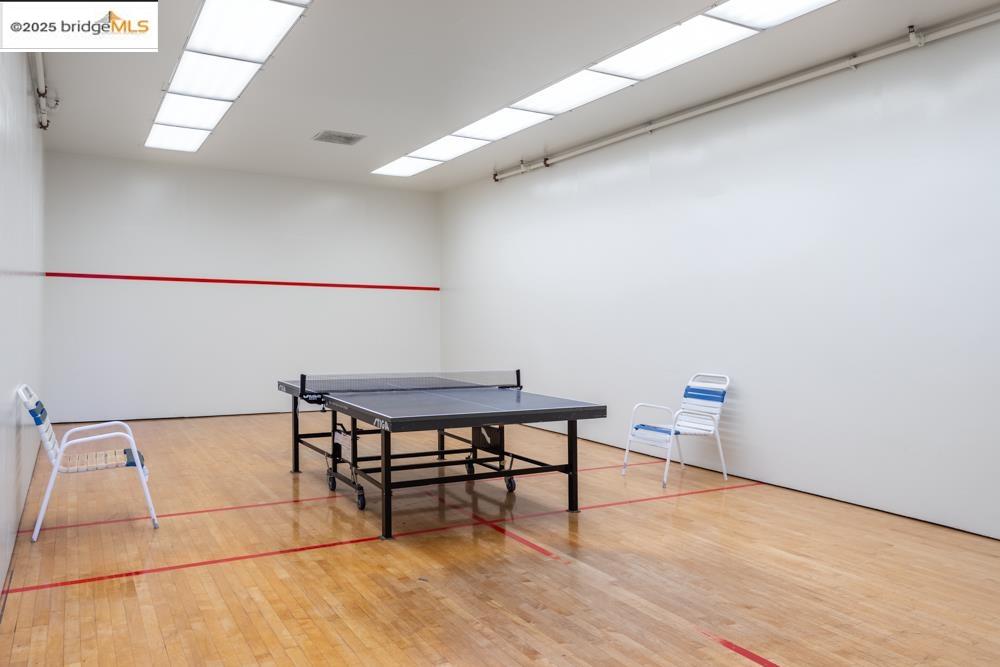 Detail Gallery Image 21 of 29 For 4 Commodore Dr #D229,  Emeryville,  CA 94608 - 1 Beds | 1 Baths
