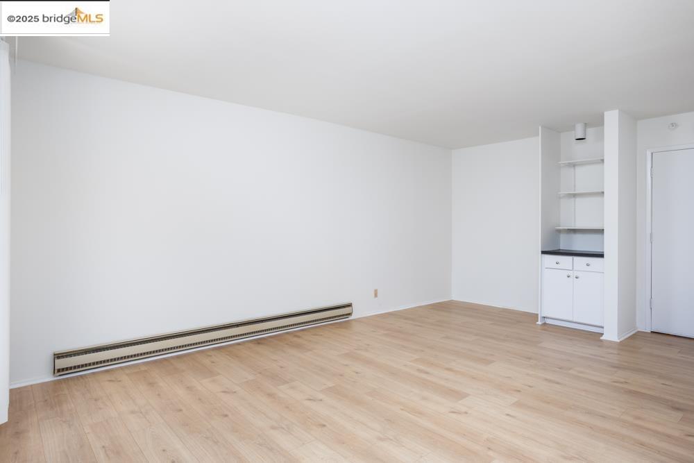 Detail Gallery Image 10 of 29 For 4 Commodore Dr #D229,  Emeryville,  CA 94608 - 1 Beds | 1 Baths