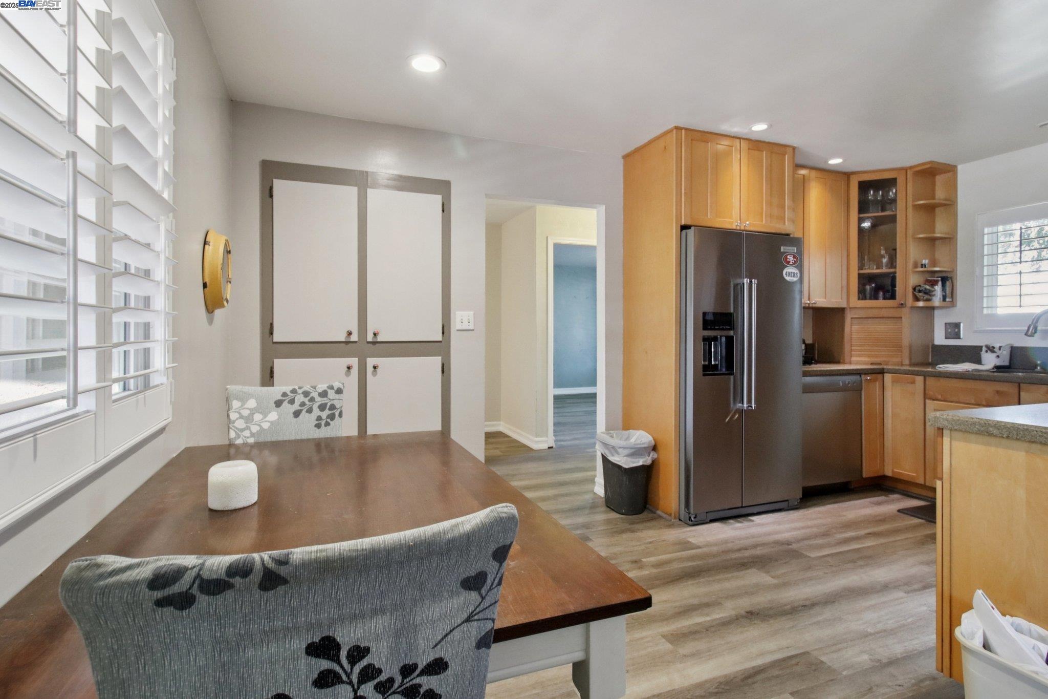 Detail Gallery Image 11 of 51 For 22 Orinda Cir, Pittsburg,  CA 94565 - 3 Beds | 2 Baths