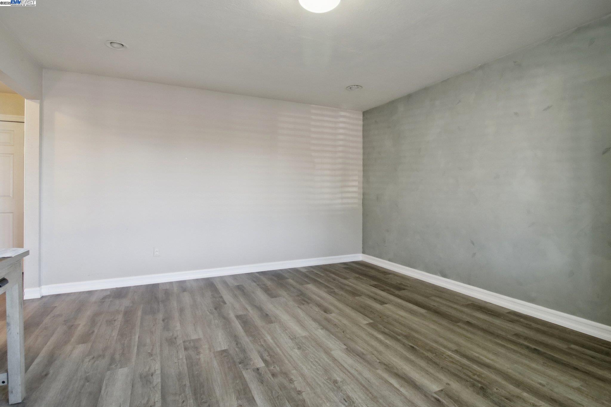 Detail Gallery Image 18 of 51 For 22 Orinda Cir, Pittsburg,  CA 94565 - 3 Beds | 2 Baths