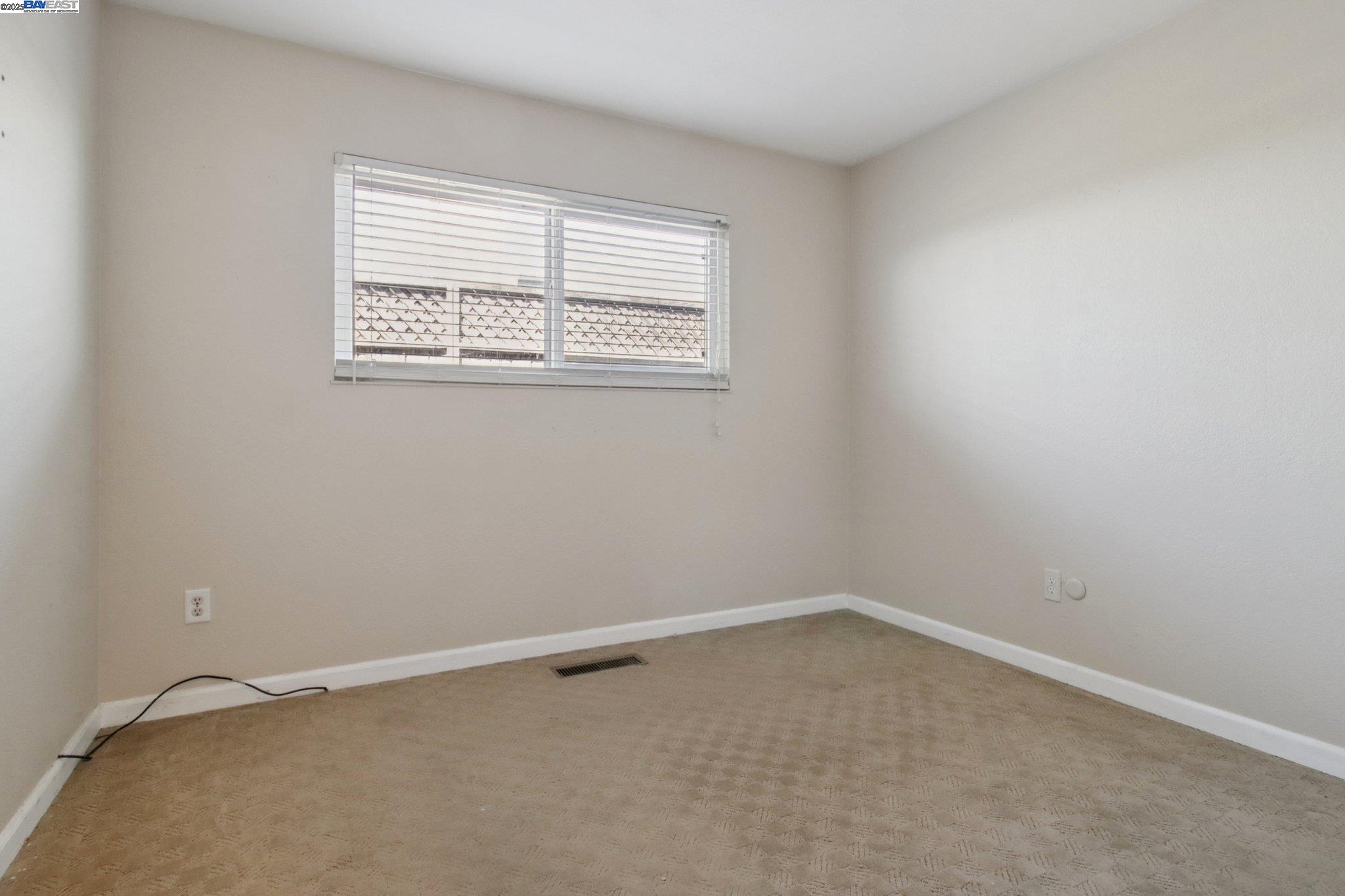 Detail Gallery Image 19 of 51 For 22 Orinda Cir, Pittsburg,  CA 94565 - 3 Beds | 2 Baths