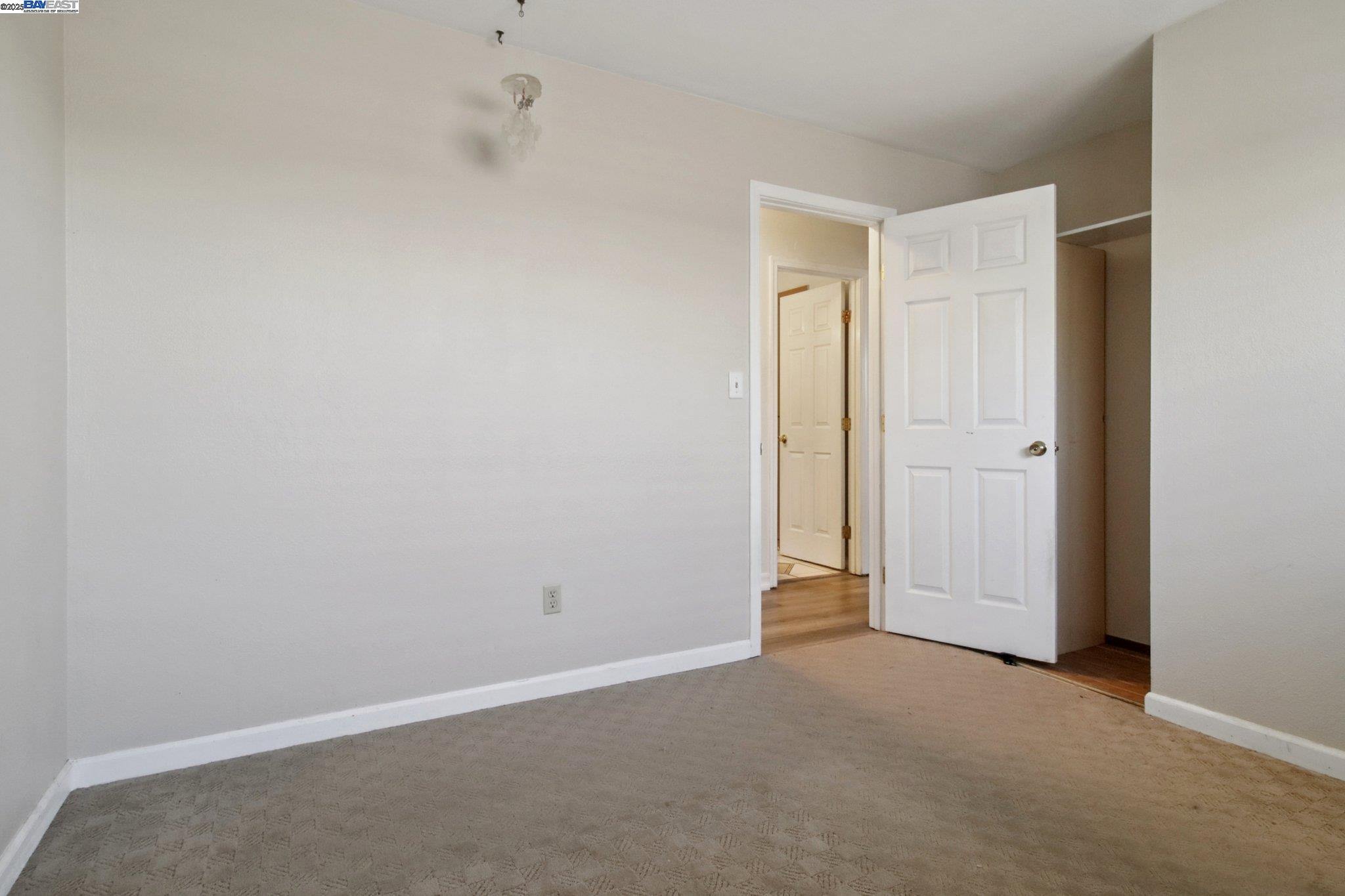 Detail Gallery Image 20 of 51 For 22 Orinda Cir, Pittsburg,  CA 94565 - 3 Beds | 2 Baths