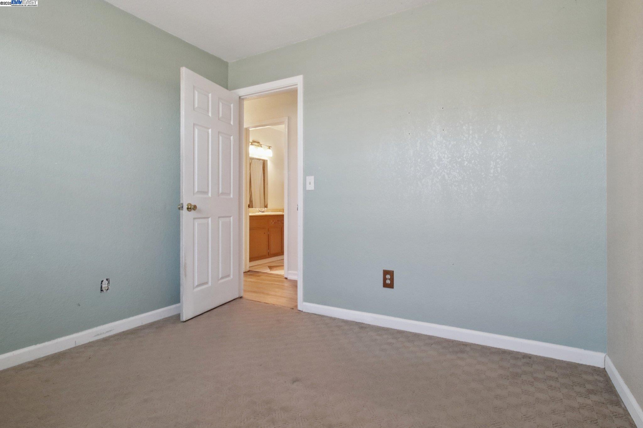 Detail Gallery Image 24 of 51 For 22 Orinda Cir, Pittsburg,  CA 94565 - 3 Beds | 2 Baths