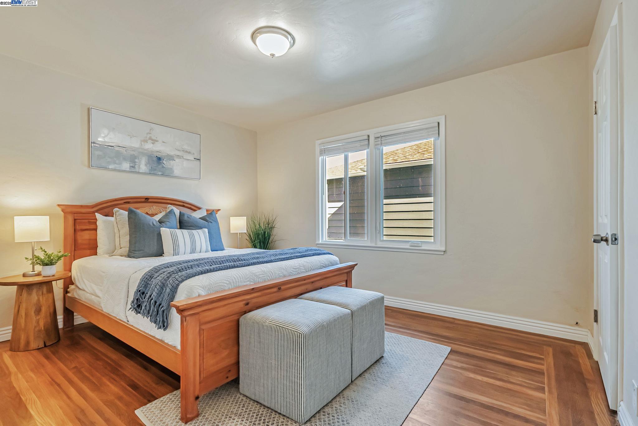 Detail Gallery Image 14 of 27 For 10500 Byron Ave, Oakland,  CA 94603 - 2 Beds | 1 Baths