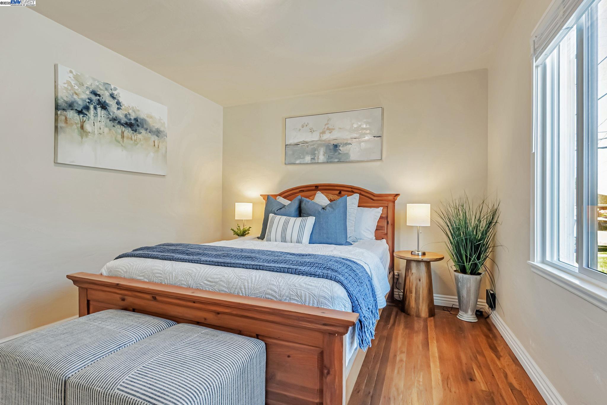 Detail Gallery Image 15 of 27 For 10500 Byron Ave, Oakland,  CA 94603 - 2 Beds | 1 Baths