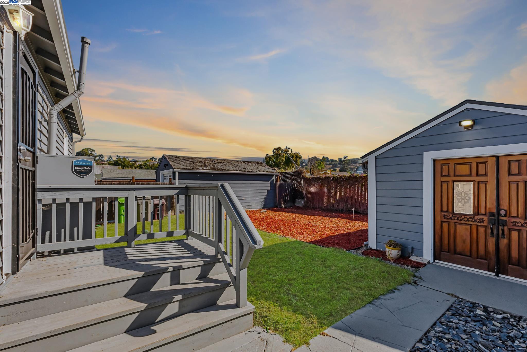 Detail Gallery Image 22 of 27 For 10500 Byron Ave, Oakland,  CA 94603 - 2 Beds | 1 Baths