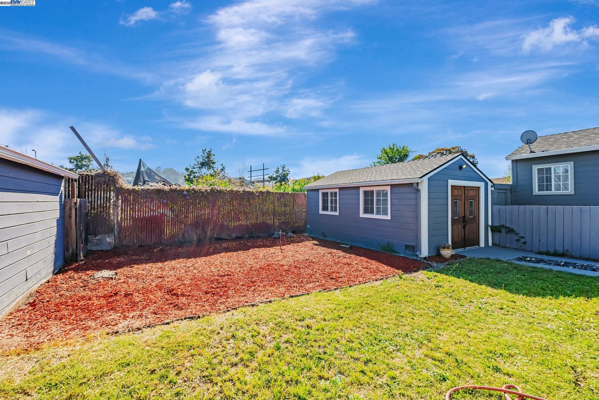 Detail Gallery Image 27 of 27 For 10500 Byron Ave, Oakland,  CA 94603 - 2 Beds | 1 Baths