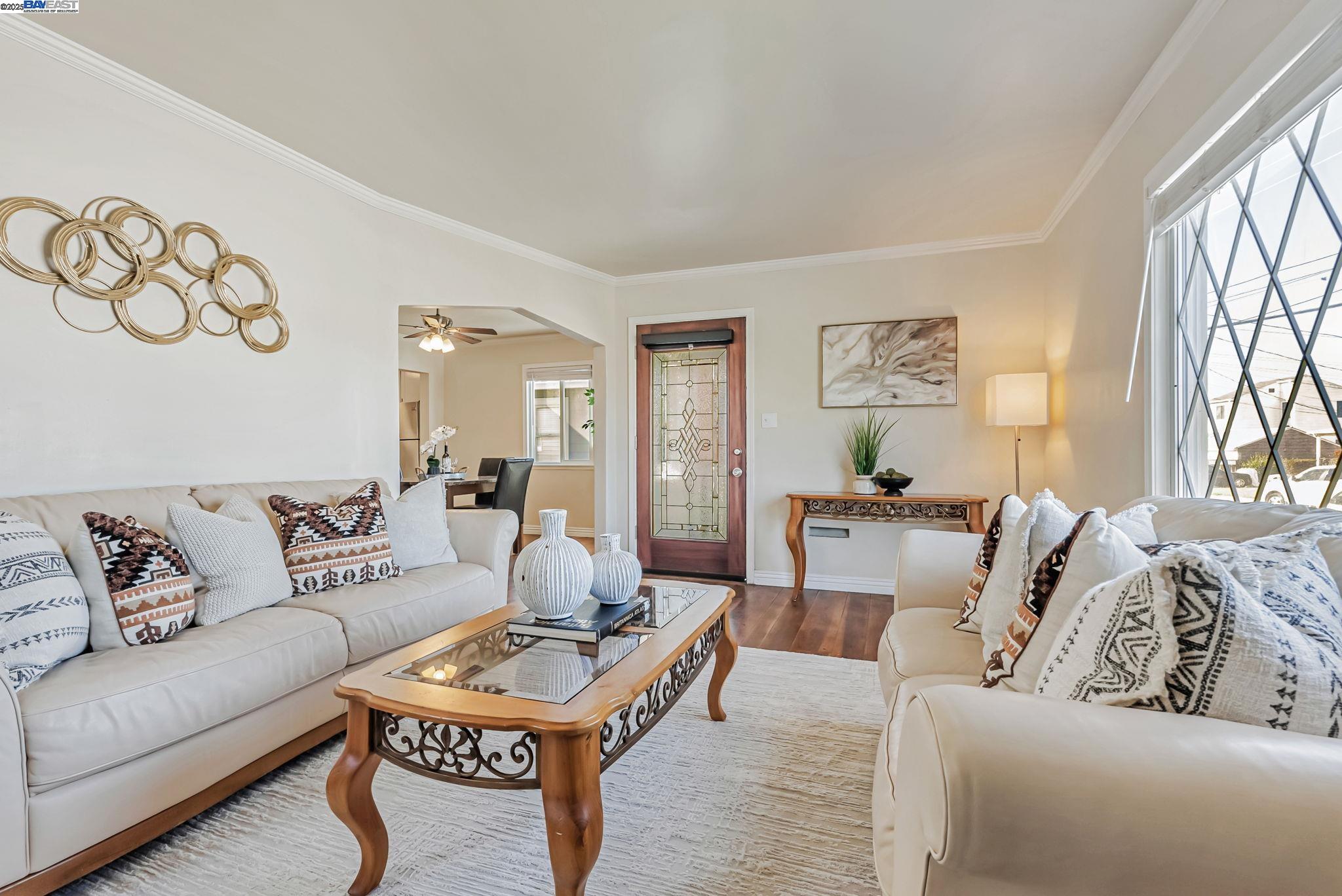 Detail Gallery Image 7 of 27 For 10500 Byron Ave, Oakland,  CA 94603 - 2 Beds | 1 Baths