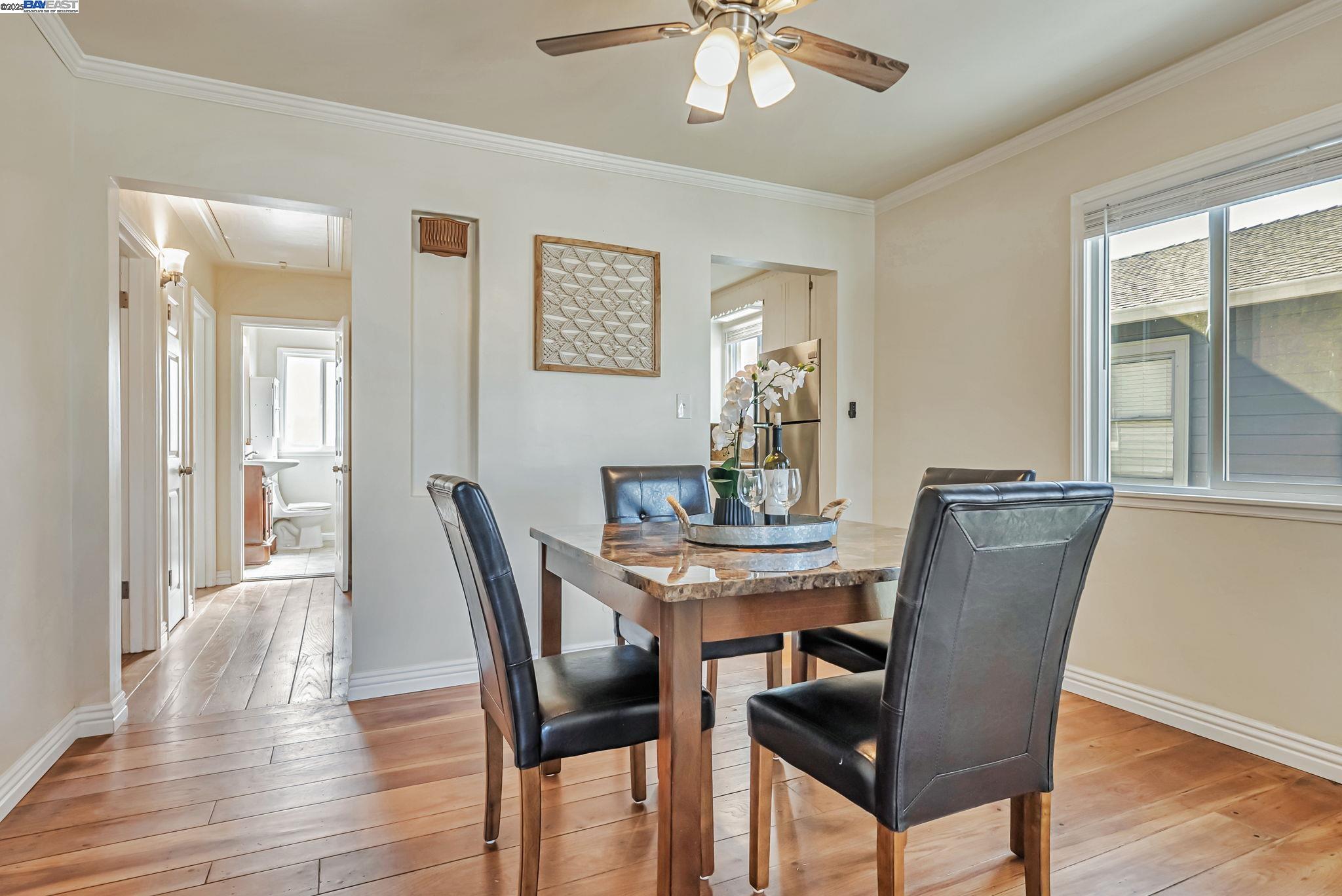 Detail Gallery Image 8 of 27 For 10500 Byron Ave, Oakland,  CA 94603 - 2 Beds | 1 Baths
