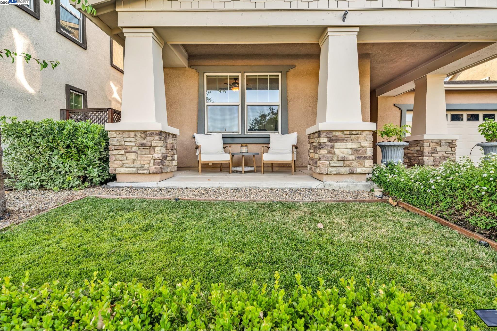 Detail Gallery Image 2 of 51 For 2305 Augusta Ave, Tracy,  CA 95377 - 4 Beds | 3 Baths