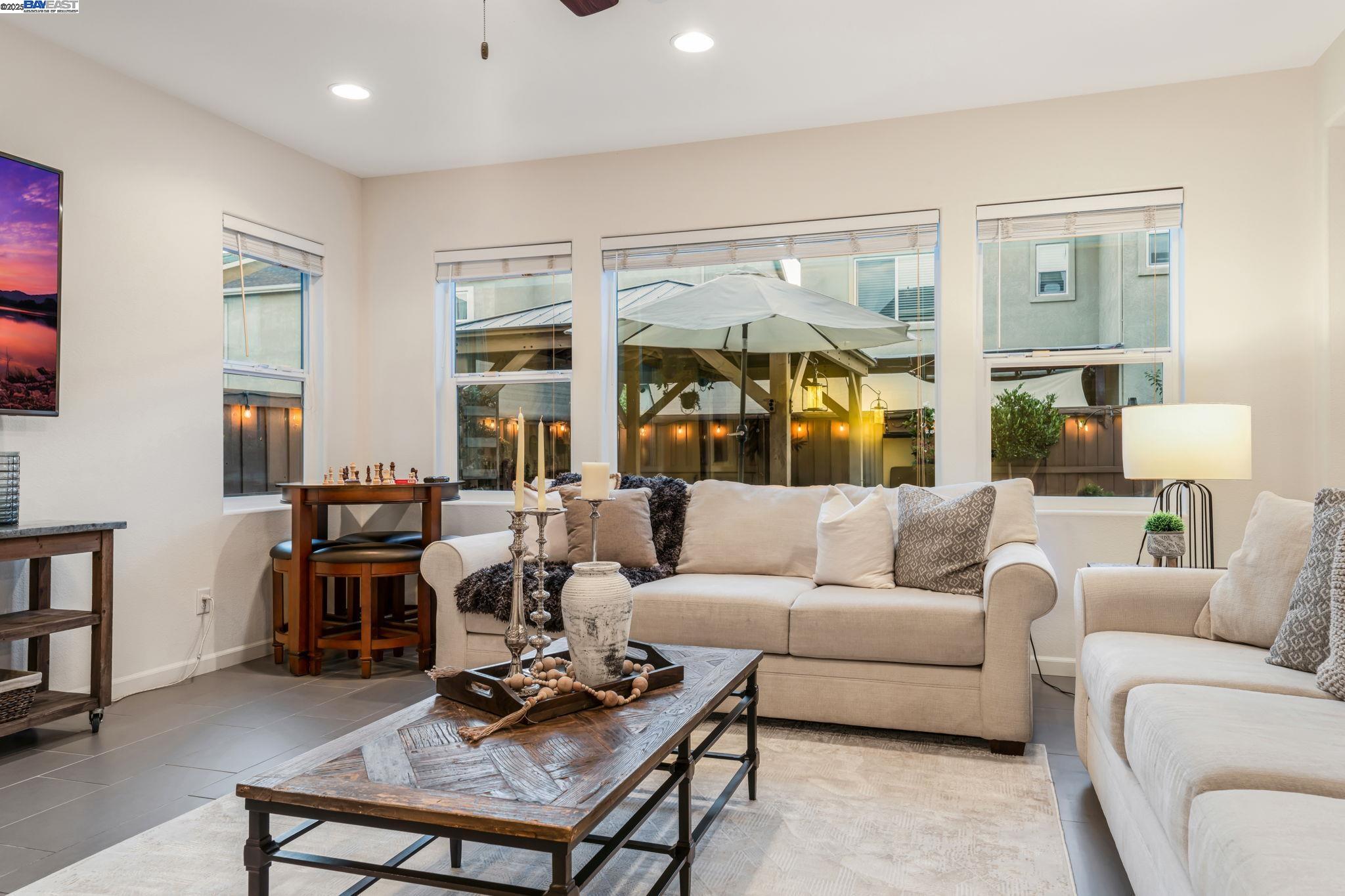 Detail Gallery Image 11 of 54 For 2305 Augusta Ave, Tracy,  CA 95377 - 4 Beds | 3 Baths