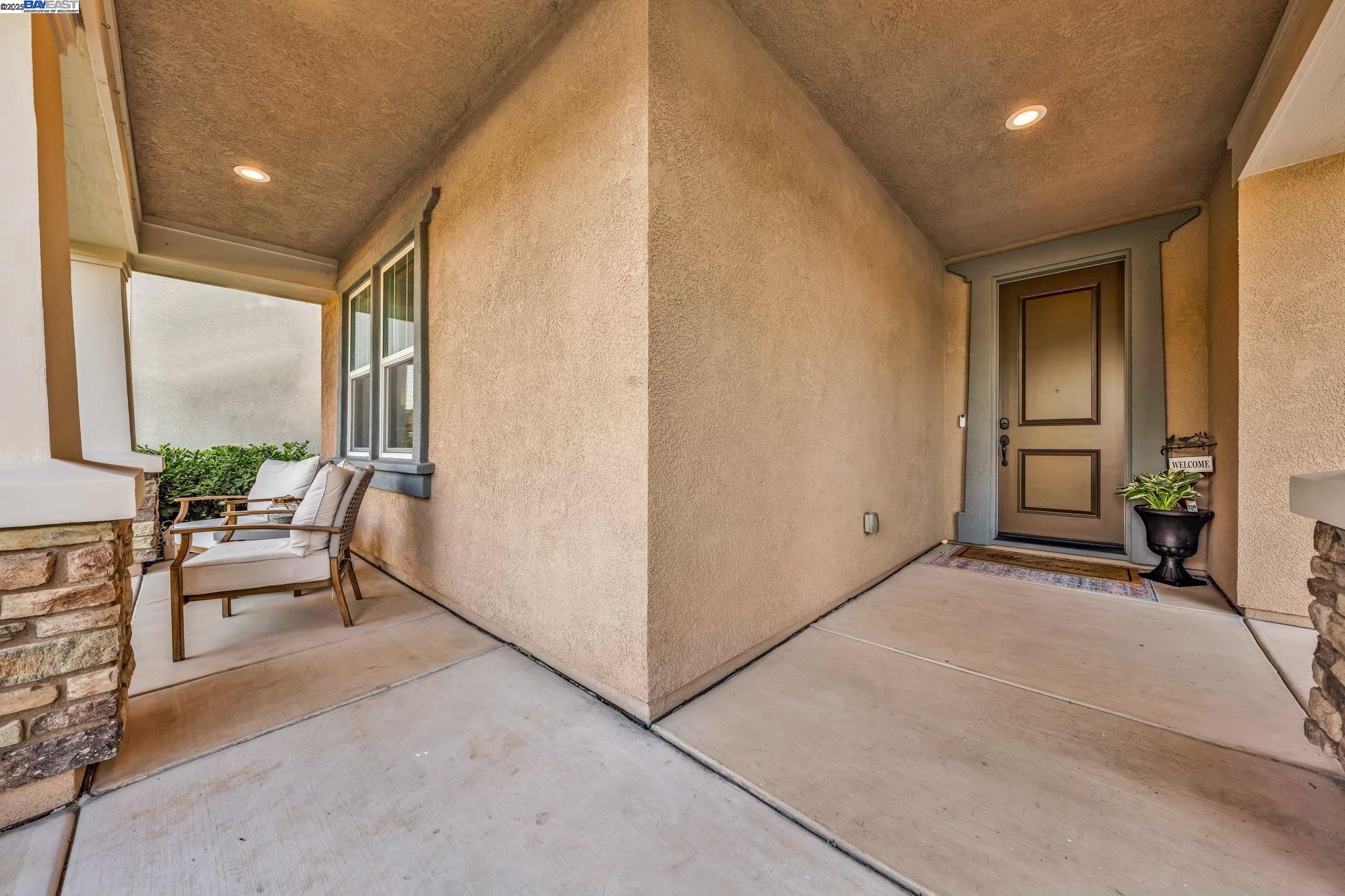 Detail Gallery Image 4 of 51 For 2305 Augusta Ave, Tracy,  CA 95377 - 4 Beds | 3 Baths
