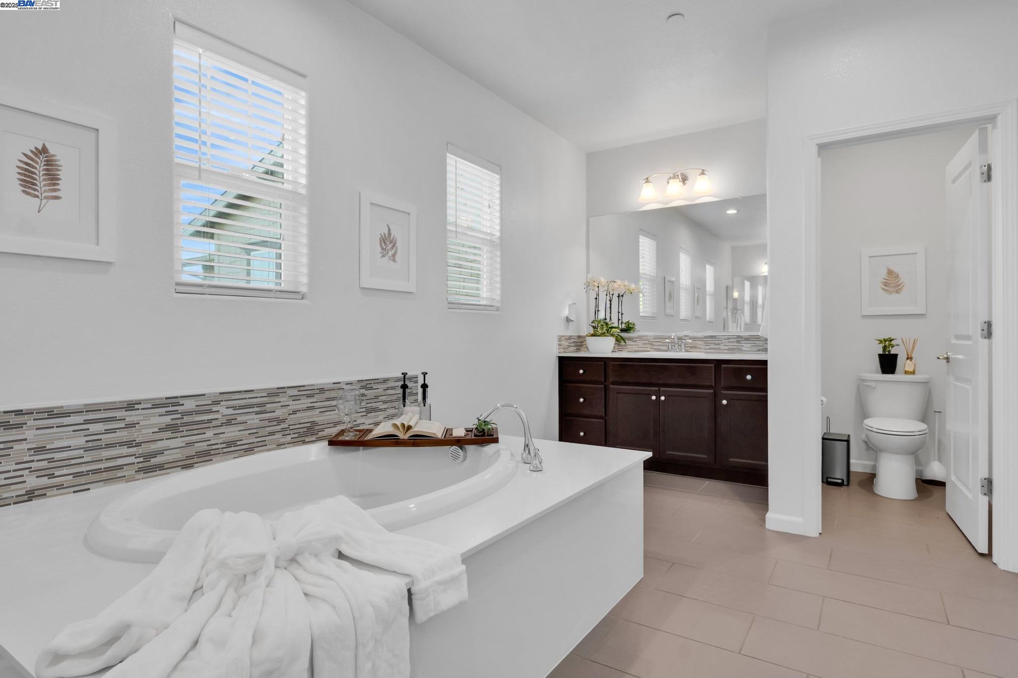 Detail Gallery Image 34 of 51 For 2305 Augusta Ave, Tracy,  CA 95377 - 4 Beds | 3 Baths