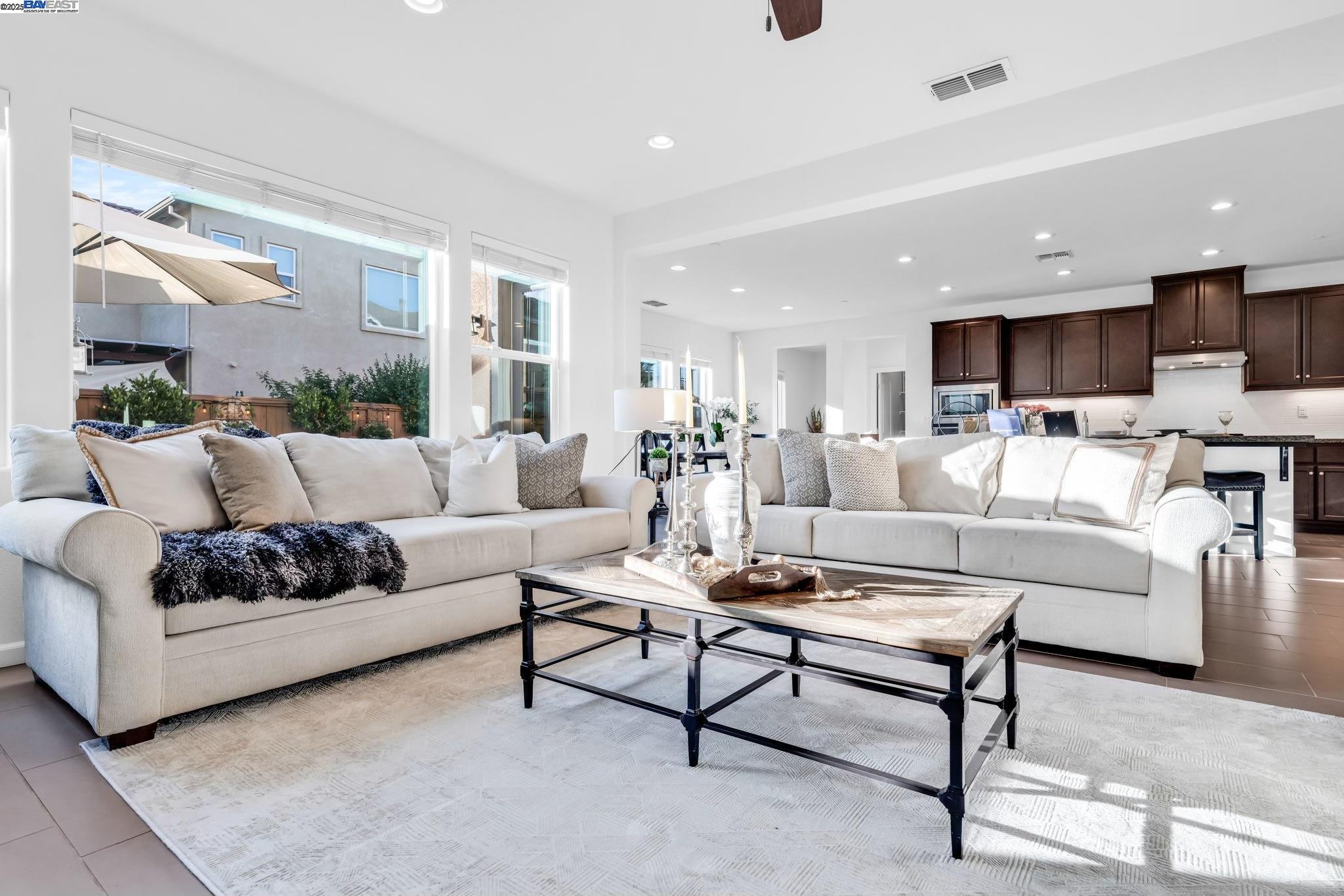 Detail Gallery Image 8 of 51 For 2305 Augusta Ave, Tracy,  CA 95377 - 4 Beds | 3 Baths