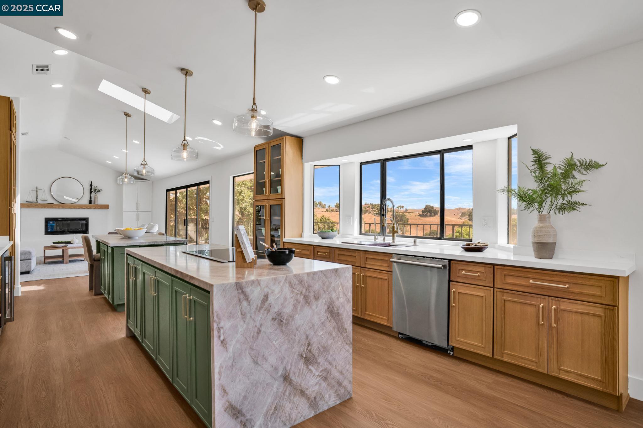 Detail Gallery Image 14 of 60 For 5505 Old School Rd, Pleasanton,  CA 94588 - 4 Beds | 2/1 Baths
