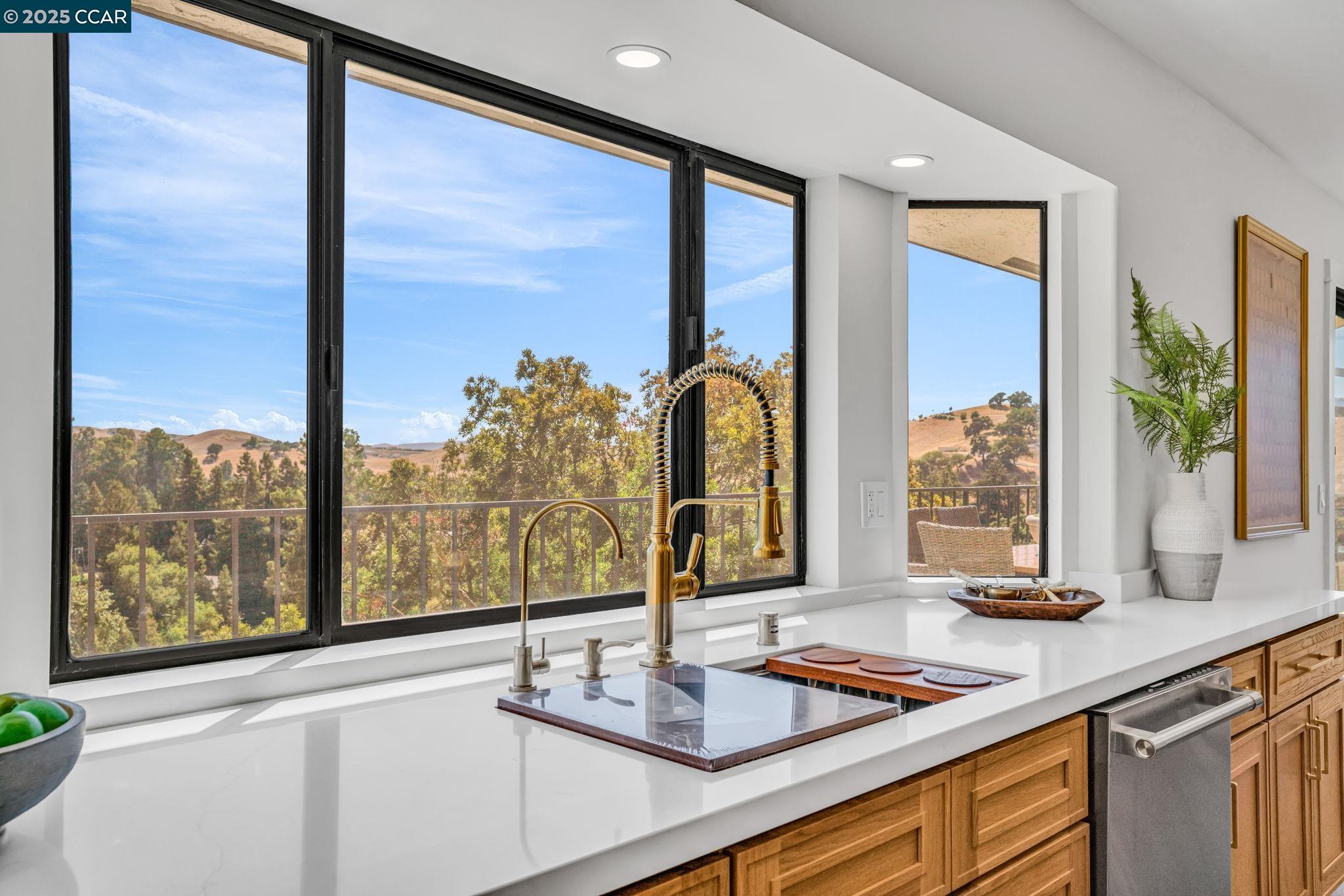 Detail Gallery Image 16 of 60 For 5505 Old School Rd, Pleasanton,  CA 94588 - 4 Beds | 2/1 Baths