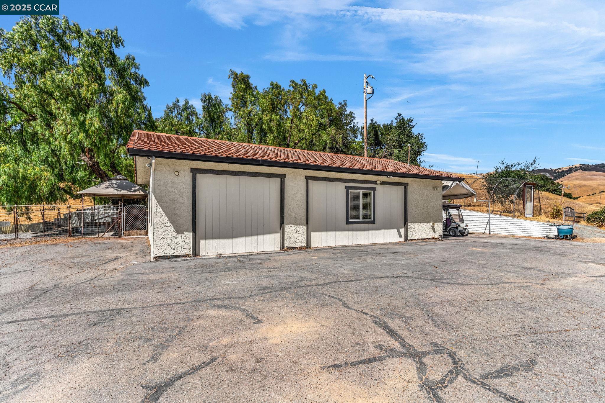Detail Gallery Image 50 of 60 For 5505 Old School Rd, Pleasanton,  CA 94588 - 4 Beds | 2/1 Baths
