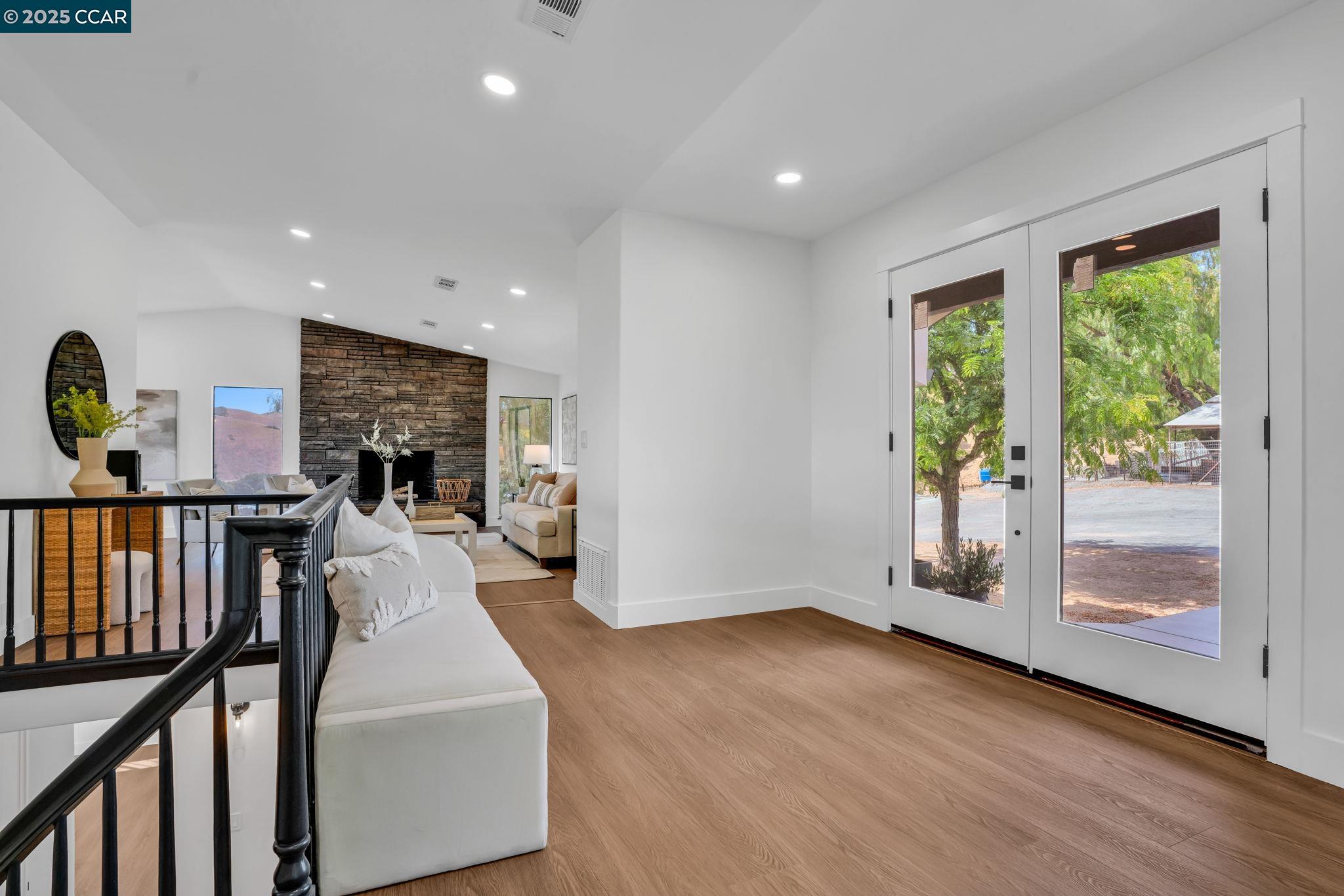 Detail Gallery Image 6 of 60 For 5505 Old School Rd, Pleasanton,  CA 94588 - 4 Beds | 2/1 Baths
