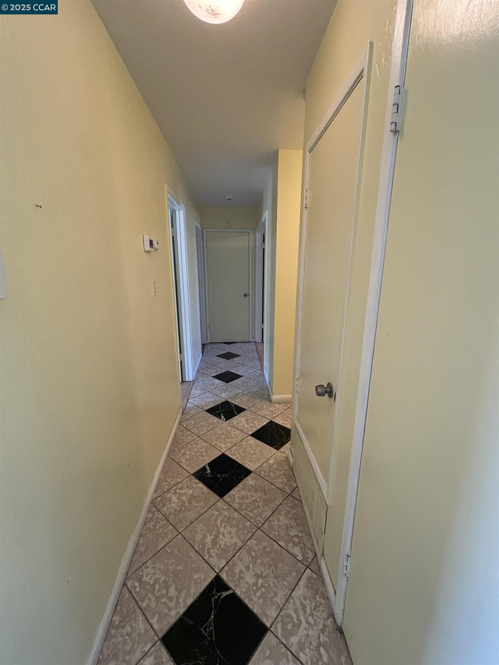 Detail Gallery Image 9 of 30 For 26 Leeward Way, Pittsburg,  CA 94565 - 3 Beds | 1 Baths