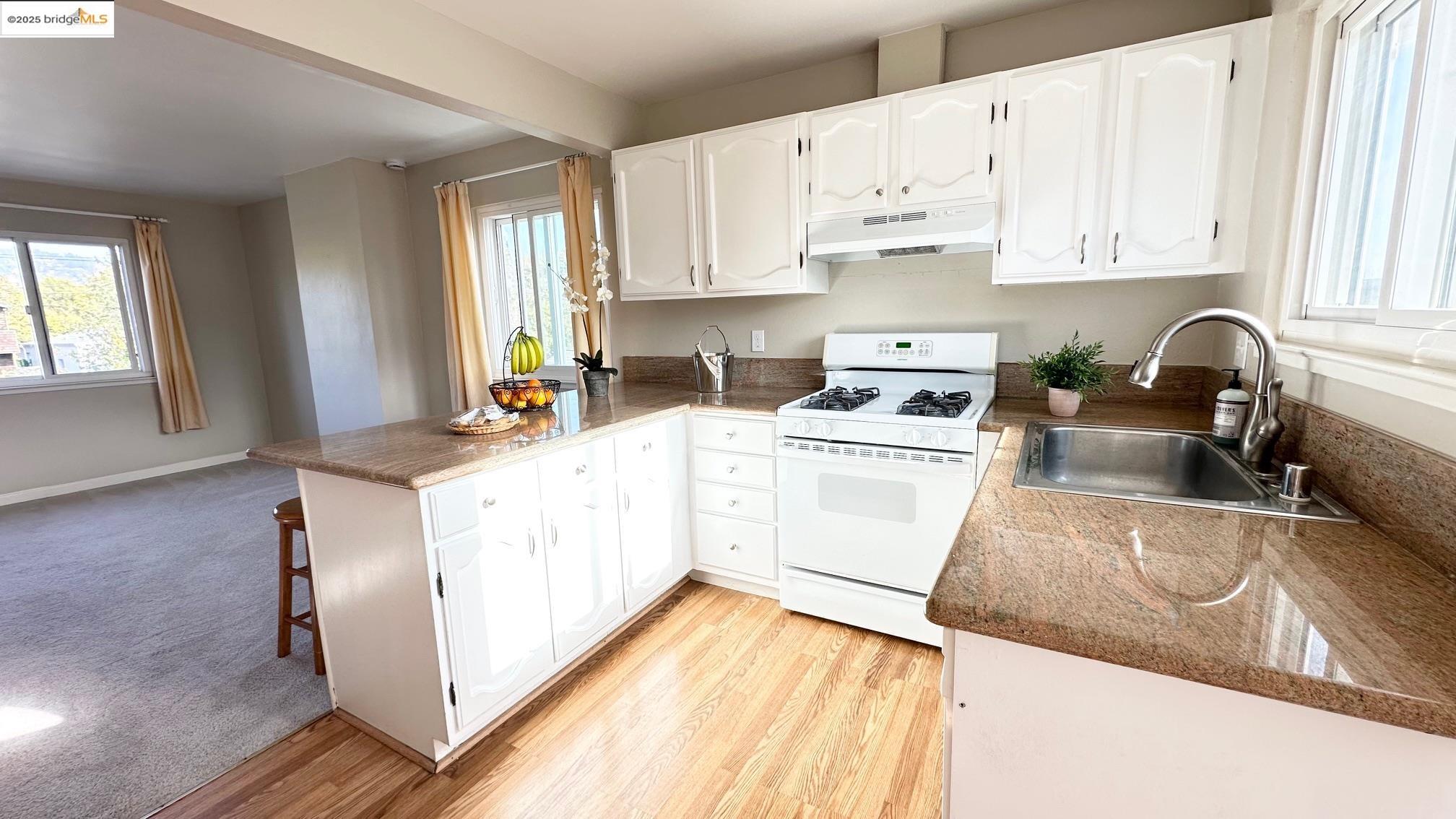 Detail Gallery Image 20 of 35 For 840 Key Route Blvd, Albany,  CA 94706-0000 - – Beds | – Baths
