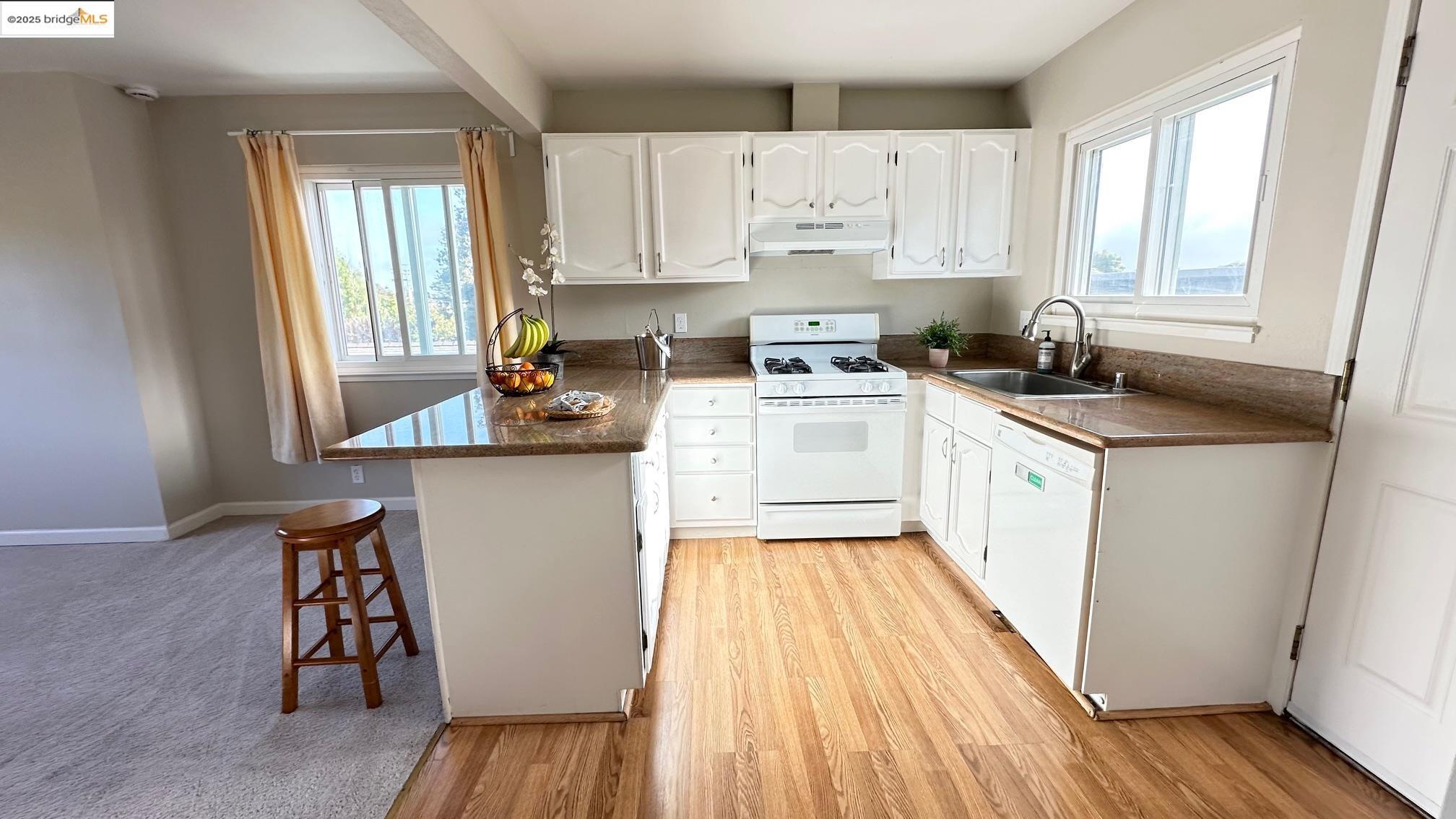 Detail Gallery Image 21 of 35 For 840 Key Route Blvd, Albany,  CA 94706-0000 - – Beds | – Baths