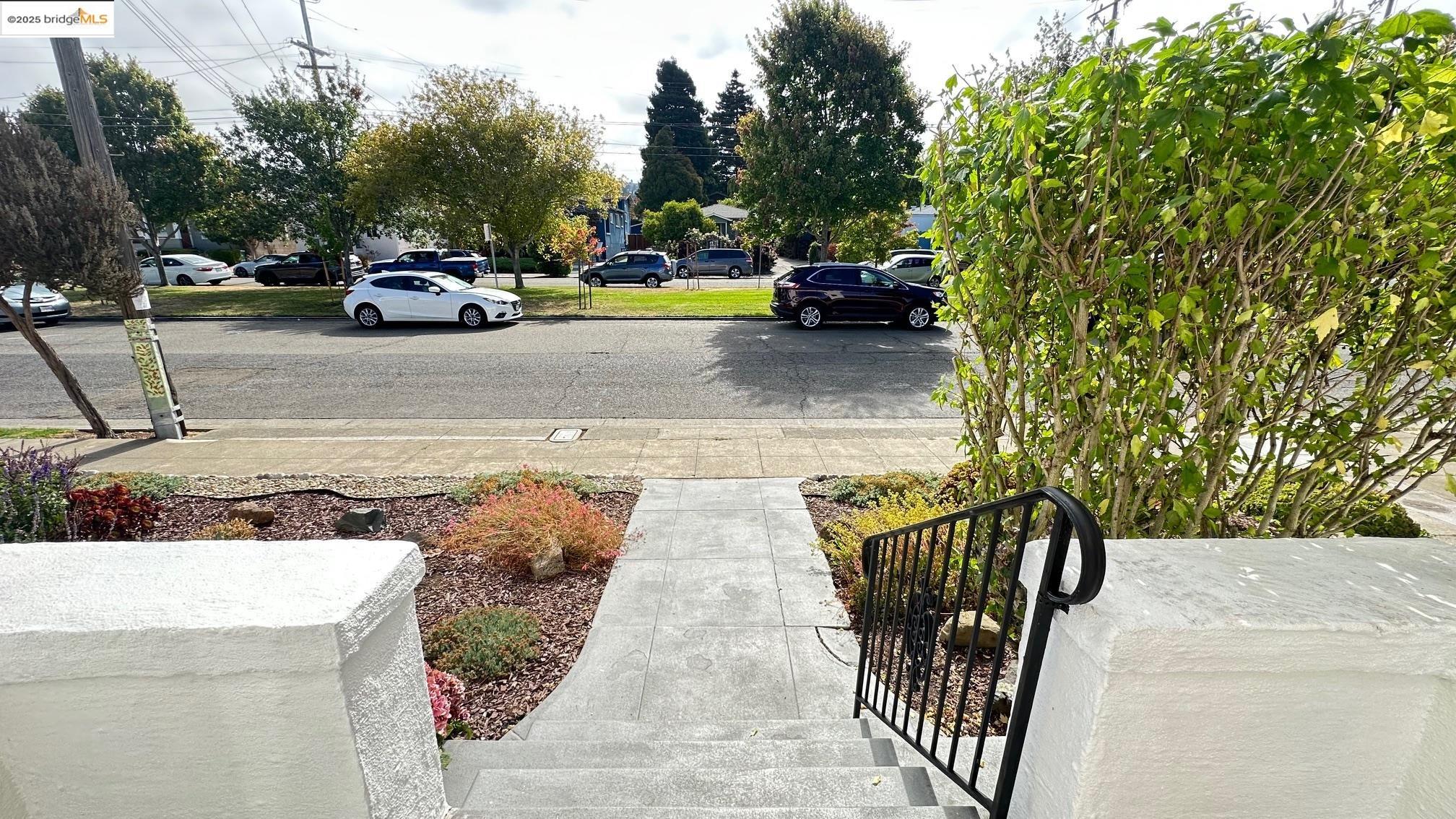 Detail Gallery Image 5 of 35 For 840 Key Route Blvd, Albany,  CA 94706-0000 - – Beds | – Baths