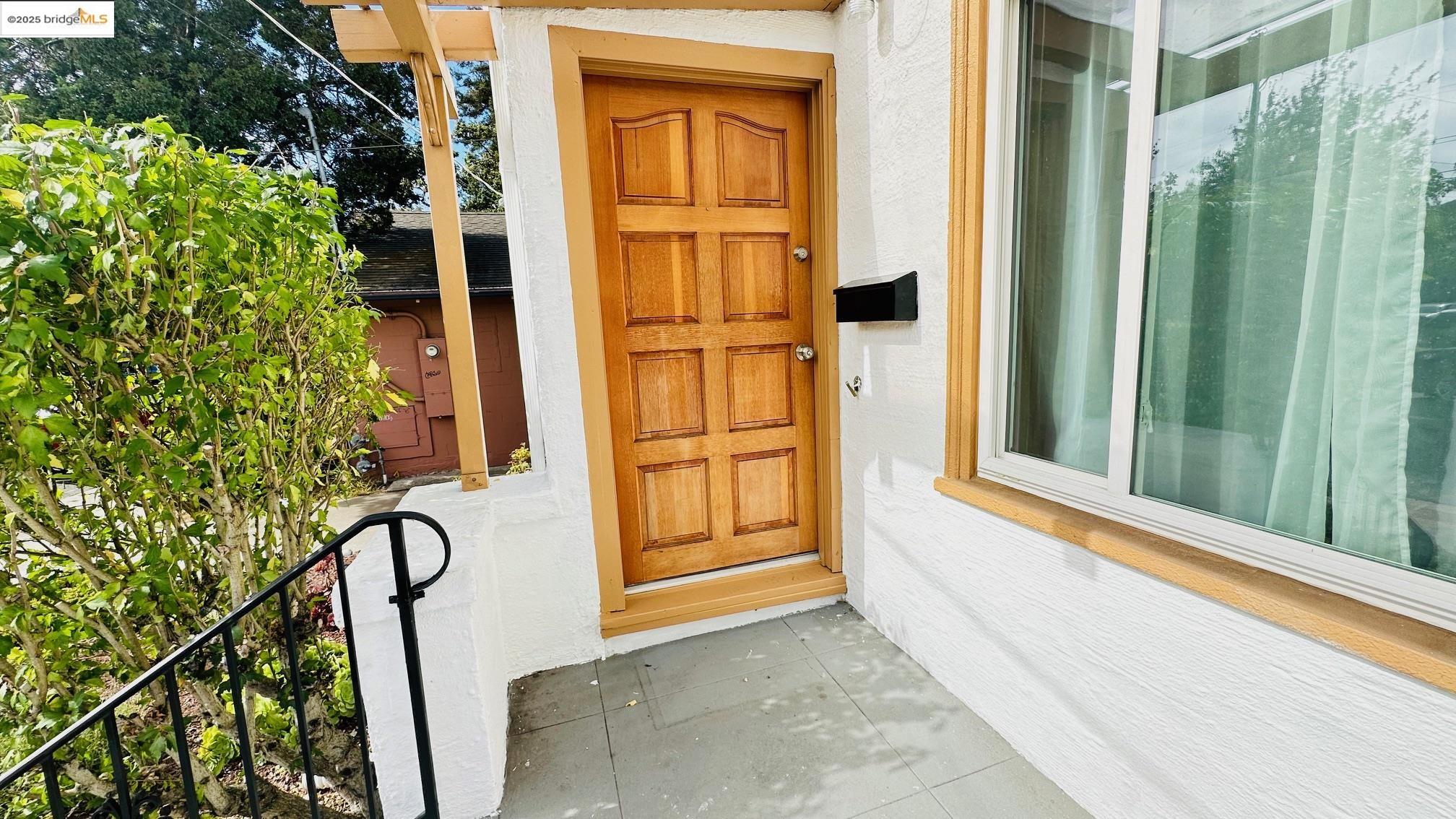 Detail Gallery Image 6 of 35 For 840 Key Route Blvd, Albany,  CA 94706-0000 - – Beds | – Baths