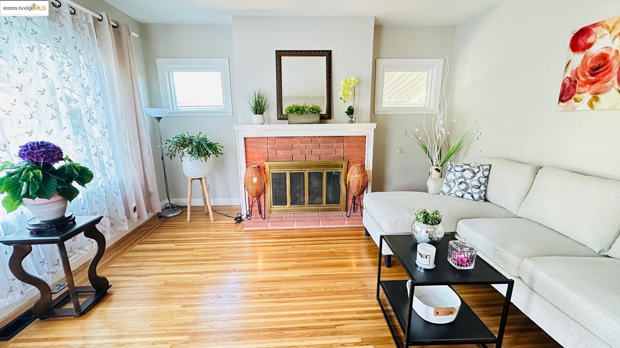 Detail Gallery Image 10 of 35 For 840 Key Route Blvd, Albany,  CA 94706-0000 - – Beds | – Baths