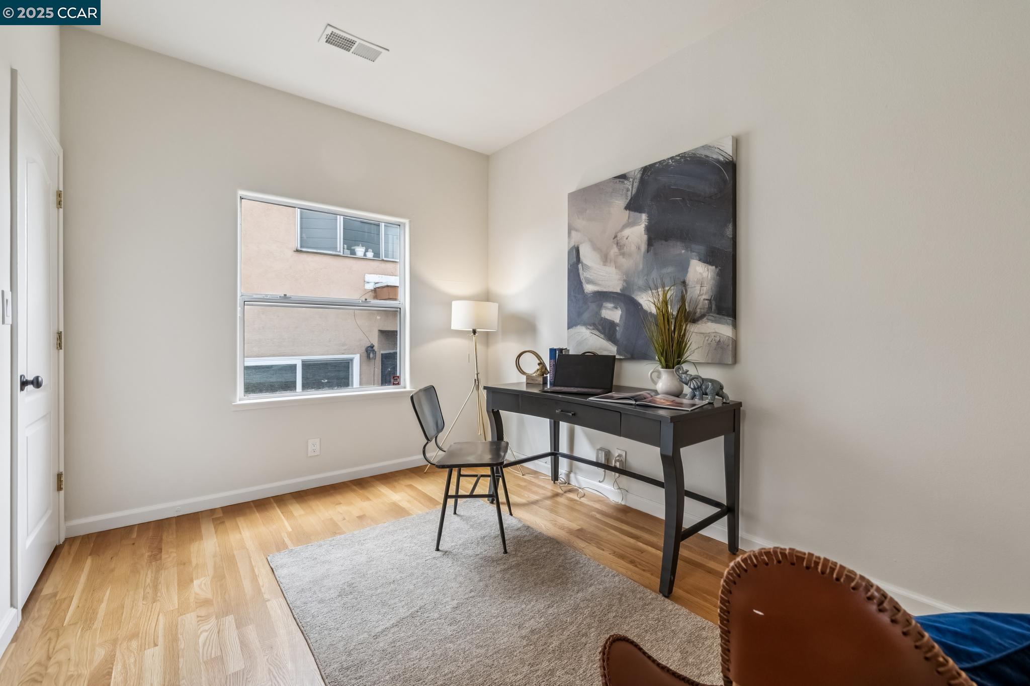 Detail Gallery Image 14 of 49 For 2413 Potomac St, Oakland,  CA 94602 - 4 Beds | 3 Baths