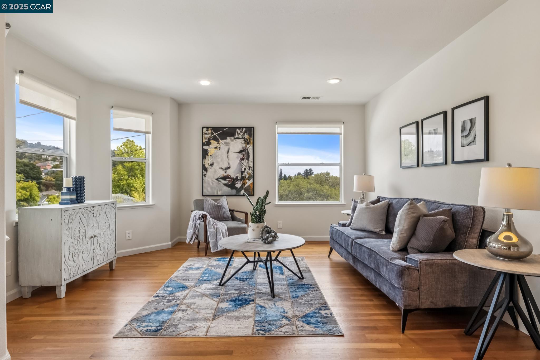 Detail Gallery Image 19 of 49 For 2413 Potomac St, Oakland,  CA 94602 - 4 Beds | 3 Baths