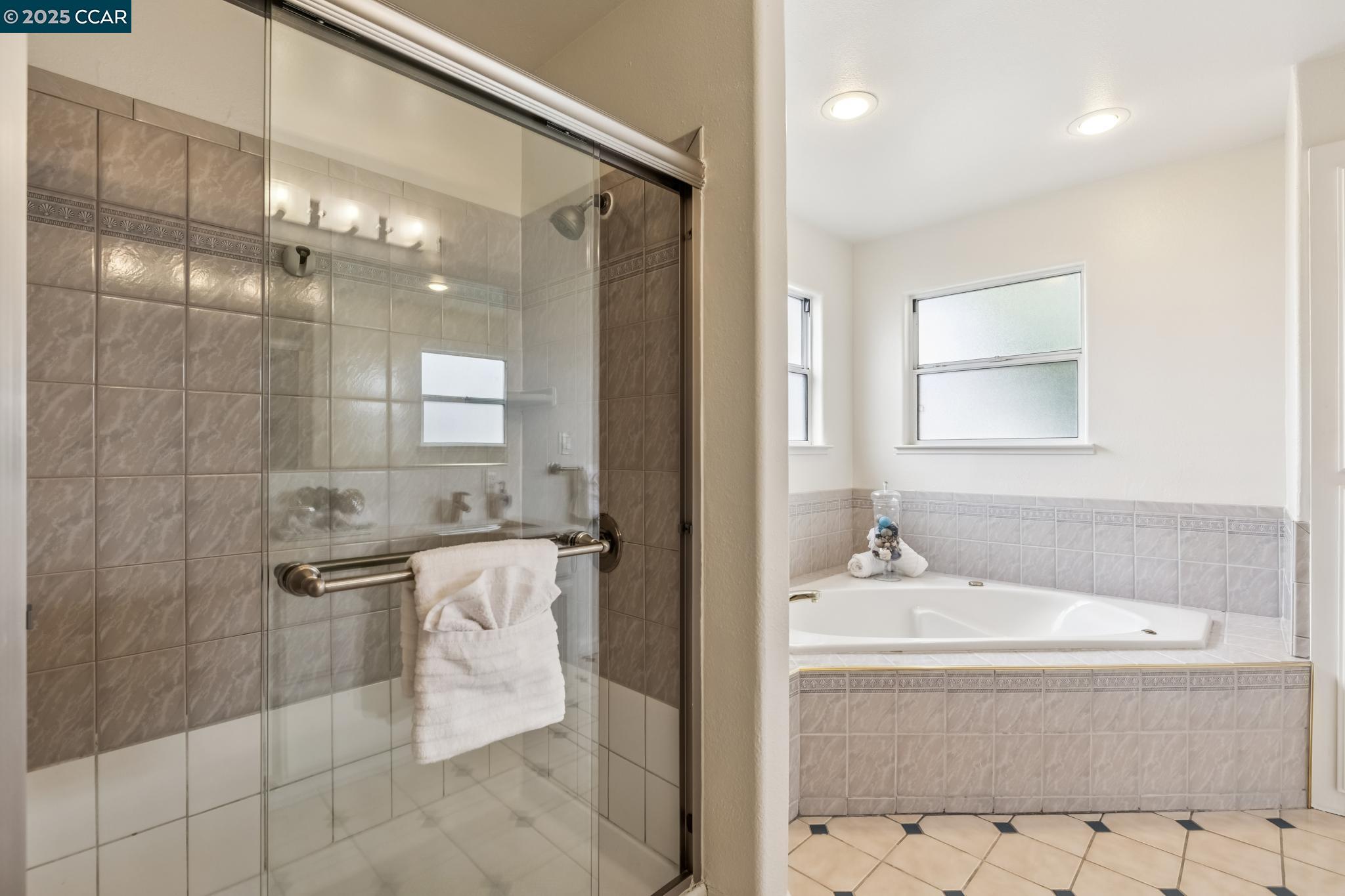 Detail Gallery Image 25 of 49 For 2413 Potomac St, Oakland,  CA 94602 - 4 Beds | 3 Baths