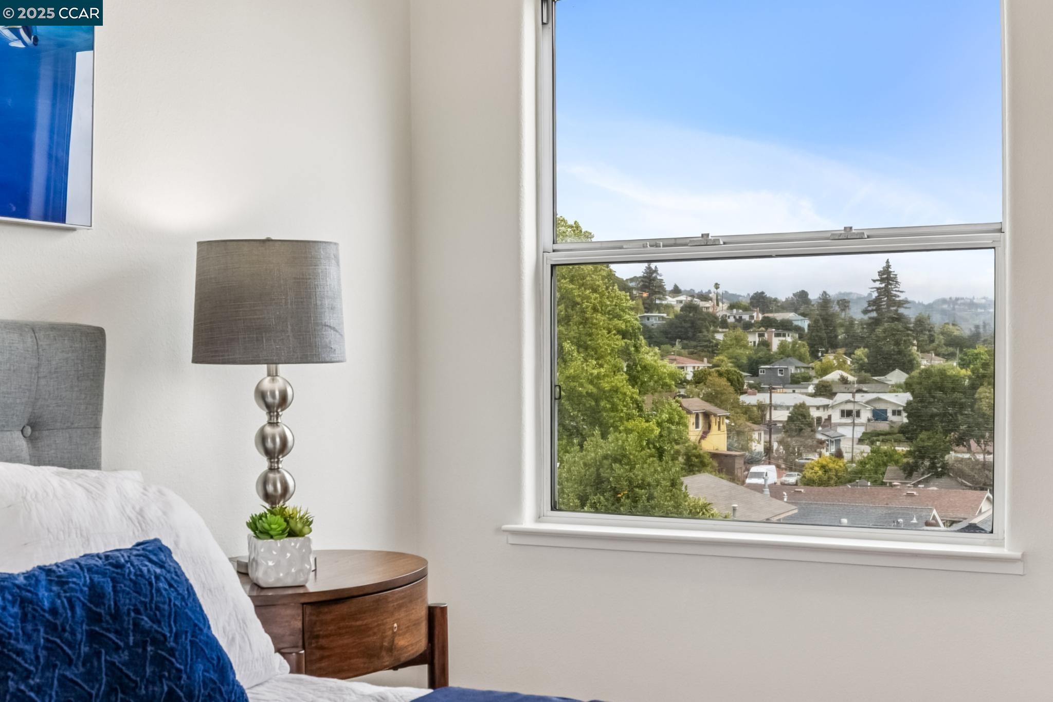 Detail Gallery Image 27 of 49 For 2413 Potomac St, Oakland,  CA 94602 - 4 Beds | 3 Baths