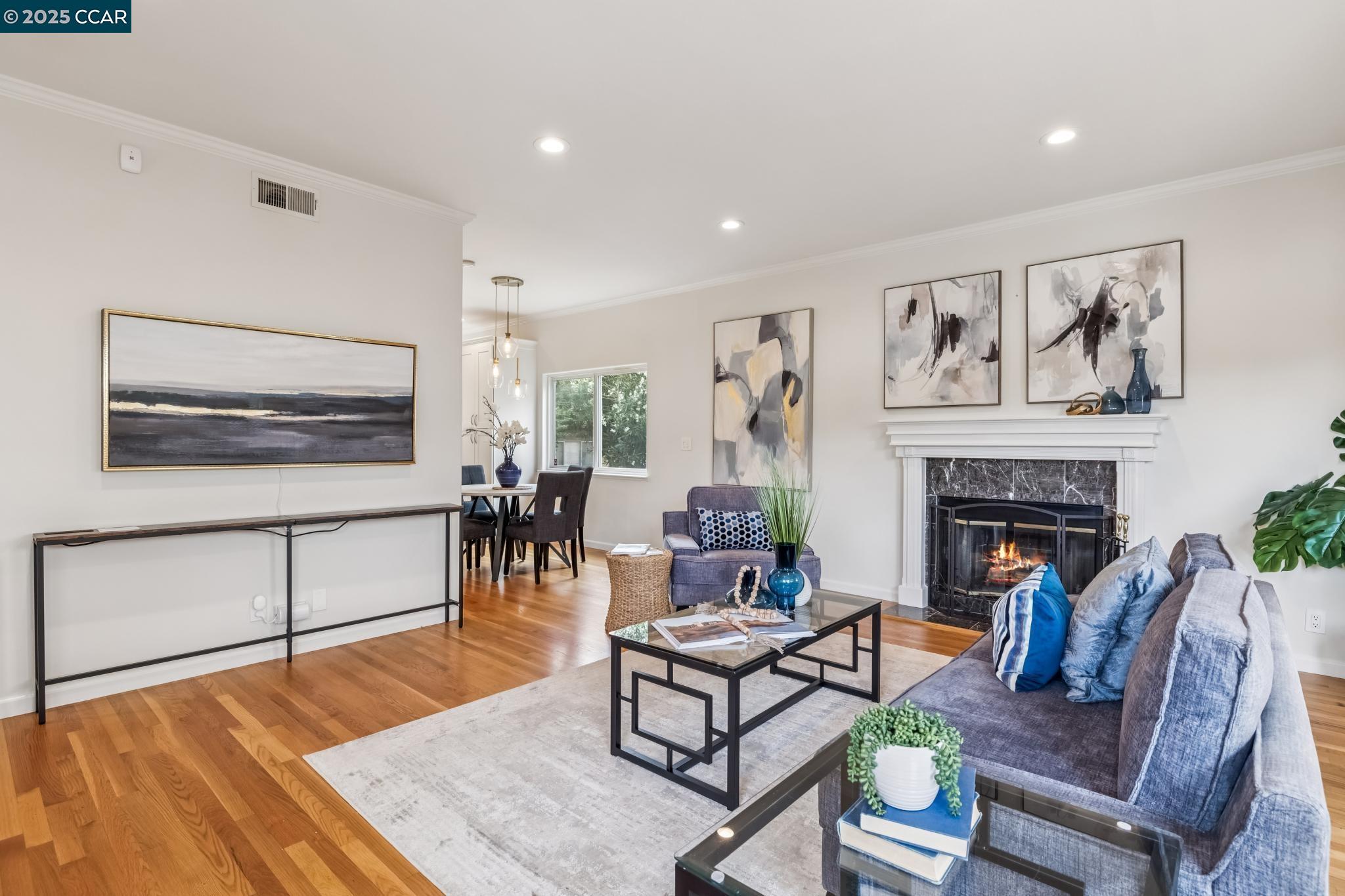 Detail Gallery Image 4 of 49 For 2413 Potomac St, Oakland,  CA 94602 - 4 Beds | 3 Baths