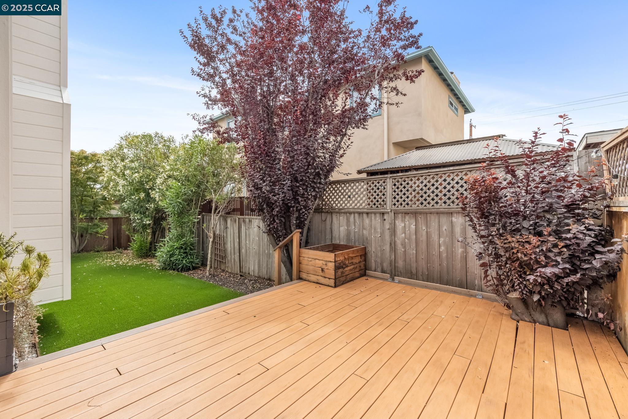 Detail Gallery Image 35 of 49 For 2413 Potomac St, Oakland,  CA 94602 - 4 Beds | 3 Baths