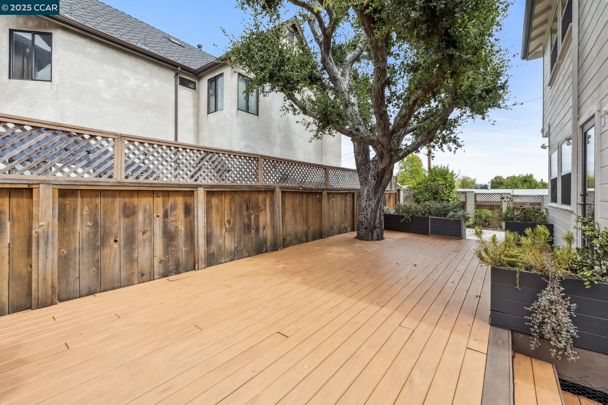 Detail Gallery Image 36 of 49 For 2413 Potomac St, Oakland,  CA 94602 - 4 Beds | 3 Baths