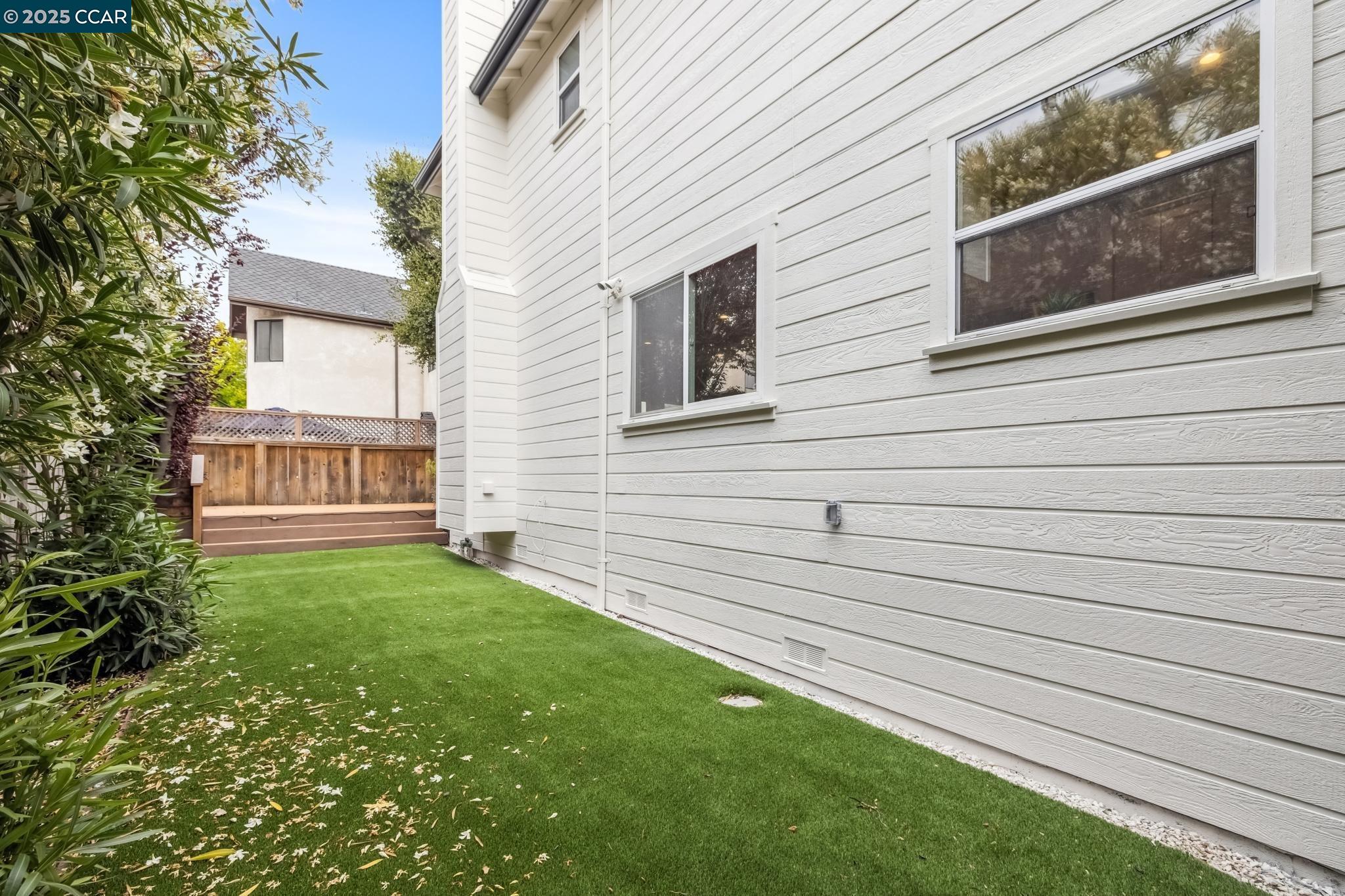 Detail Gallery Image 38 of 49 For 2413 Potomac St, Oakland,  CA 94602 - 4 Beds | 3 Baths