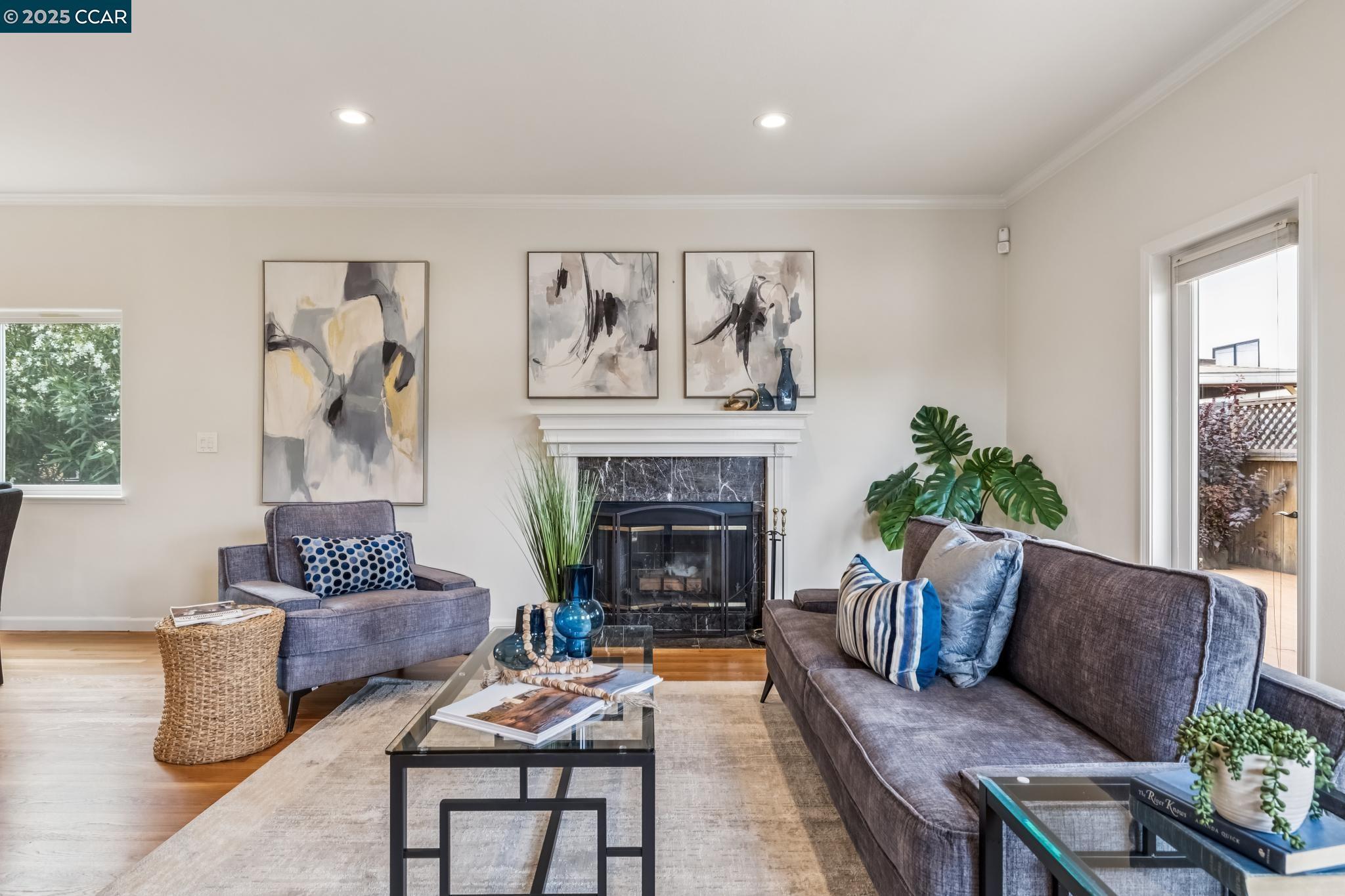Detail Gallery Image 6 of 49 For 2413 Potomac St, Oakland,  CA 94602 - 4 Beds | 3 Baths