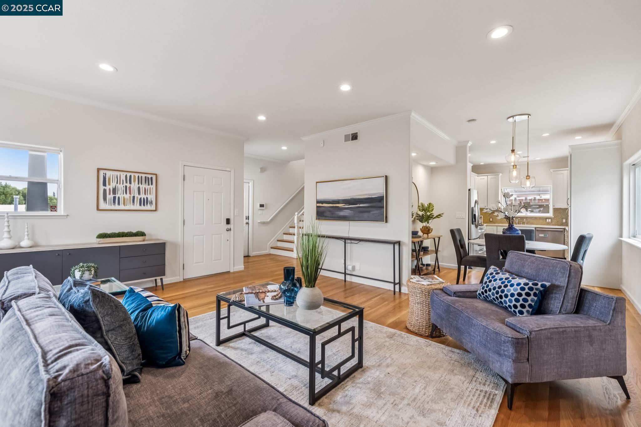 Detail Gallery Image 7 of 49 For 2413 Potomac St, Oakland,  CA 94602 - 4 Beds | 3 Baths