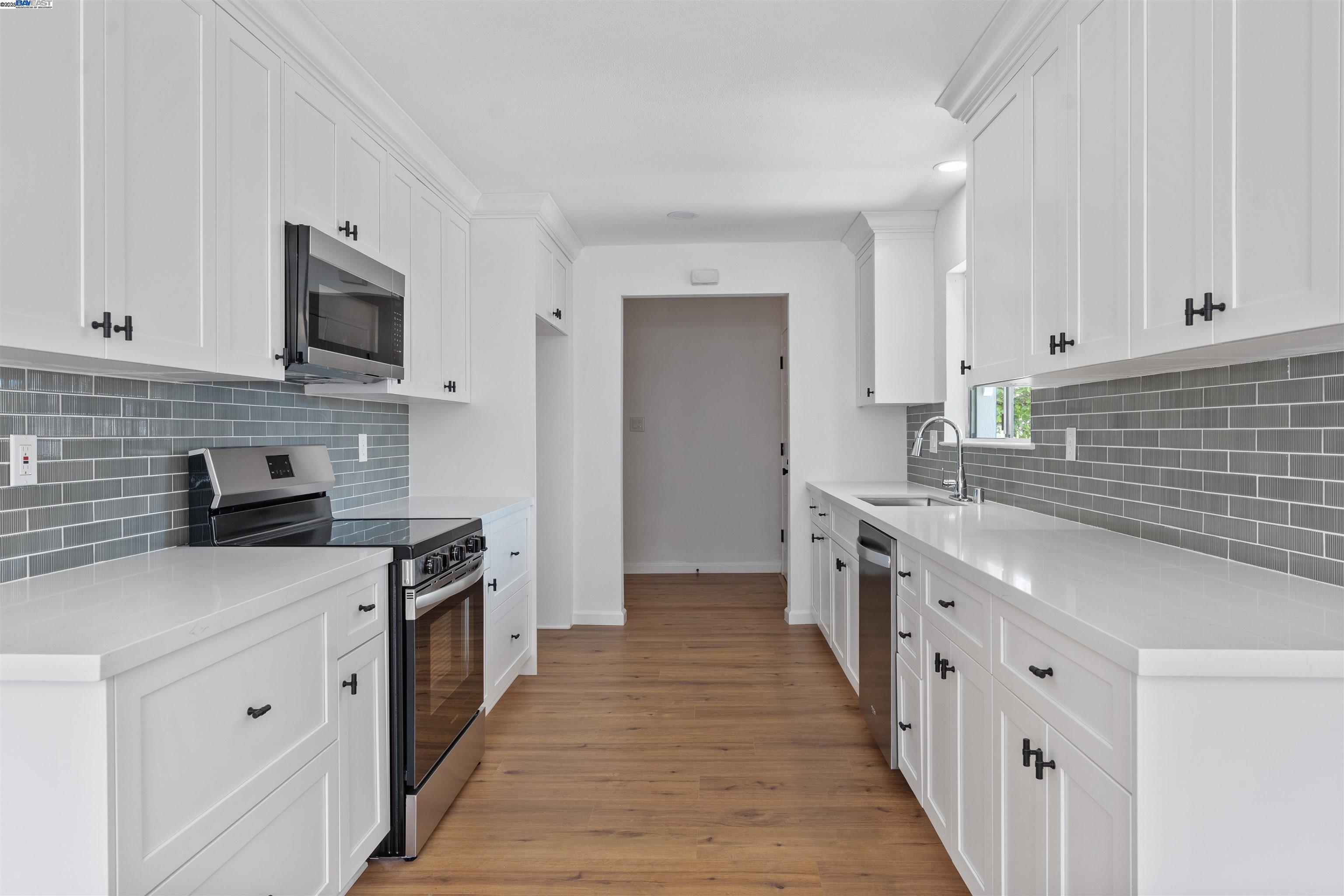 Detail Gallery Image 2 of 32 For 4010 Boulder Dr, Antioch,  CA 94509 - 4 Beds | 2 Baths