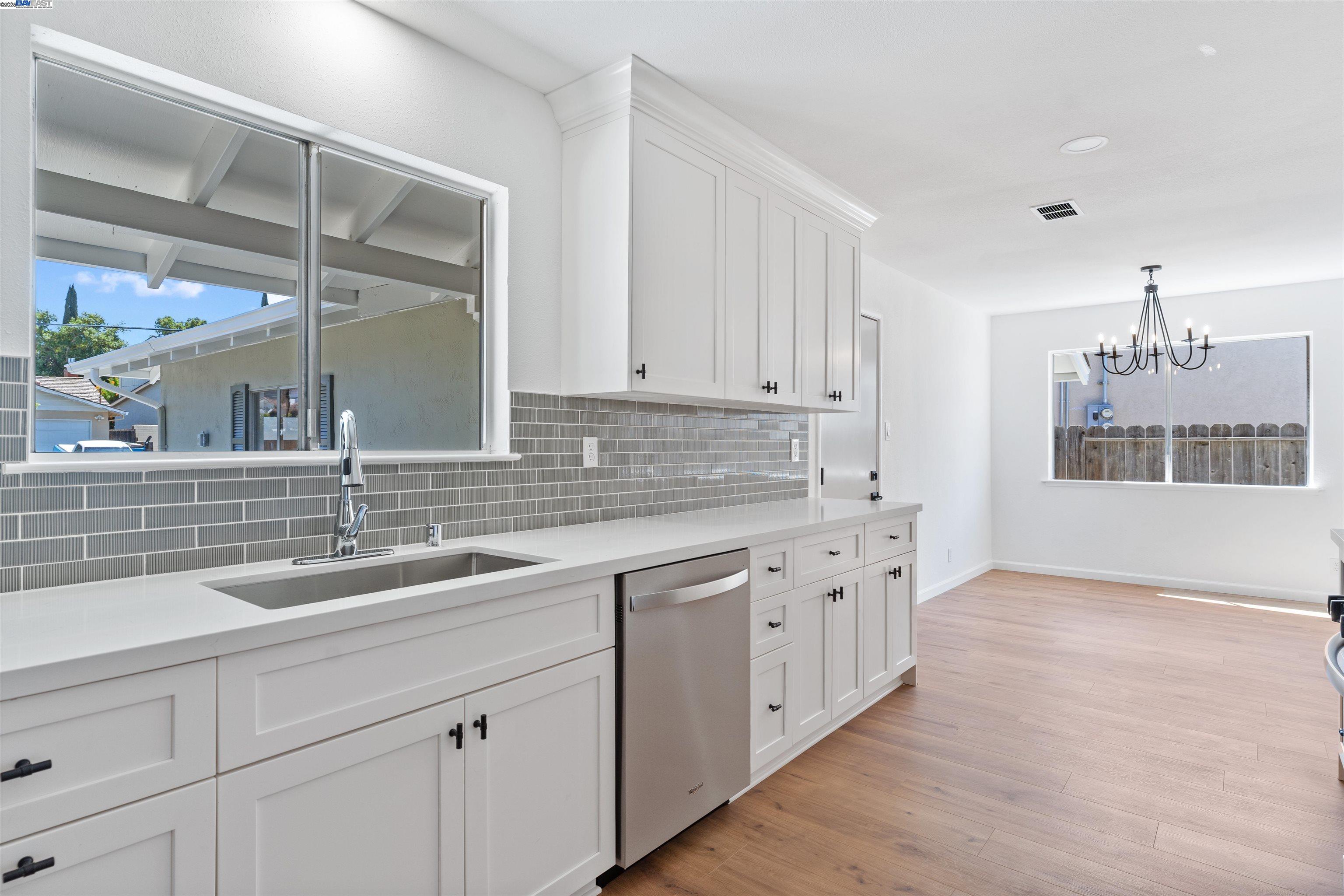Detail Gallery Image 3 of 32 For 4010 Boulder Dr, Antioch,  CA 94509 - 4 Beds | 2 Baths
